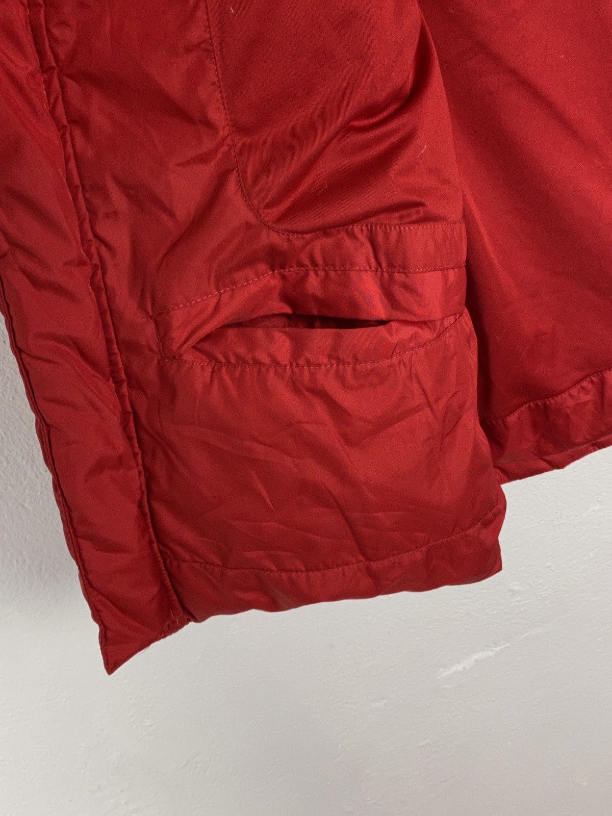 Nike 00s Vintage AW06 Nike Goose Down Puffer Vest In Red Size US M / EU 48-50 / 2 - 9 Thumbnail