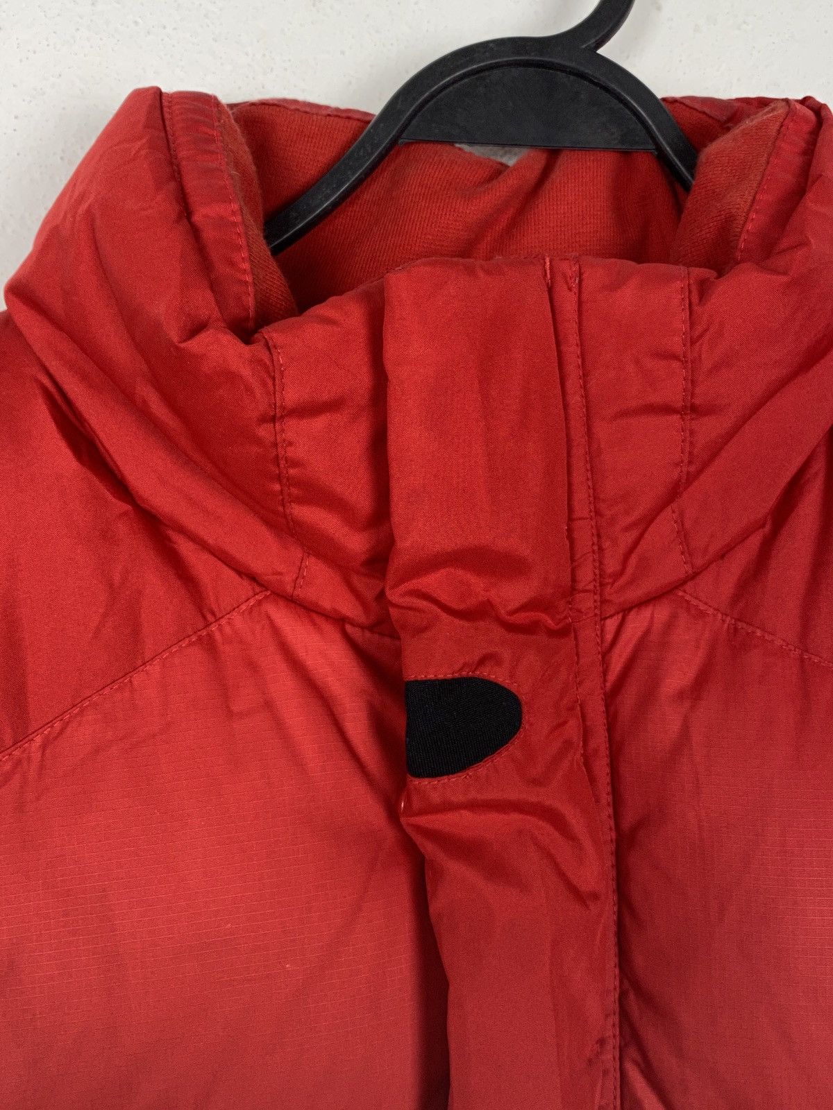 Nike 00s Vintage AW06 Nike Goose Down Puffer Vest In Red Size US M / EU 48-50 / 2 - 3 Thumbnail