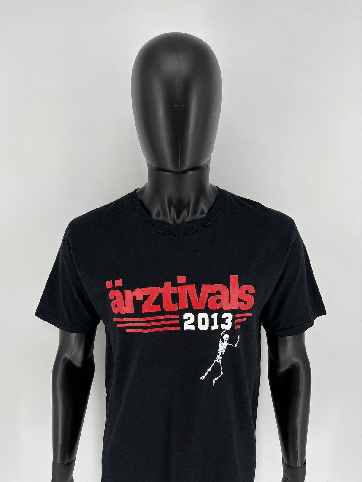 Band Tees Vintage Y2K Band Shirt Arztivals 2013 Tour SSTREETWEARhirt Size US L / EU 52-54 / 3 - 5 Thumbnail