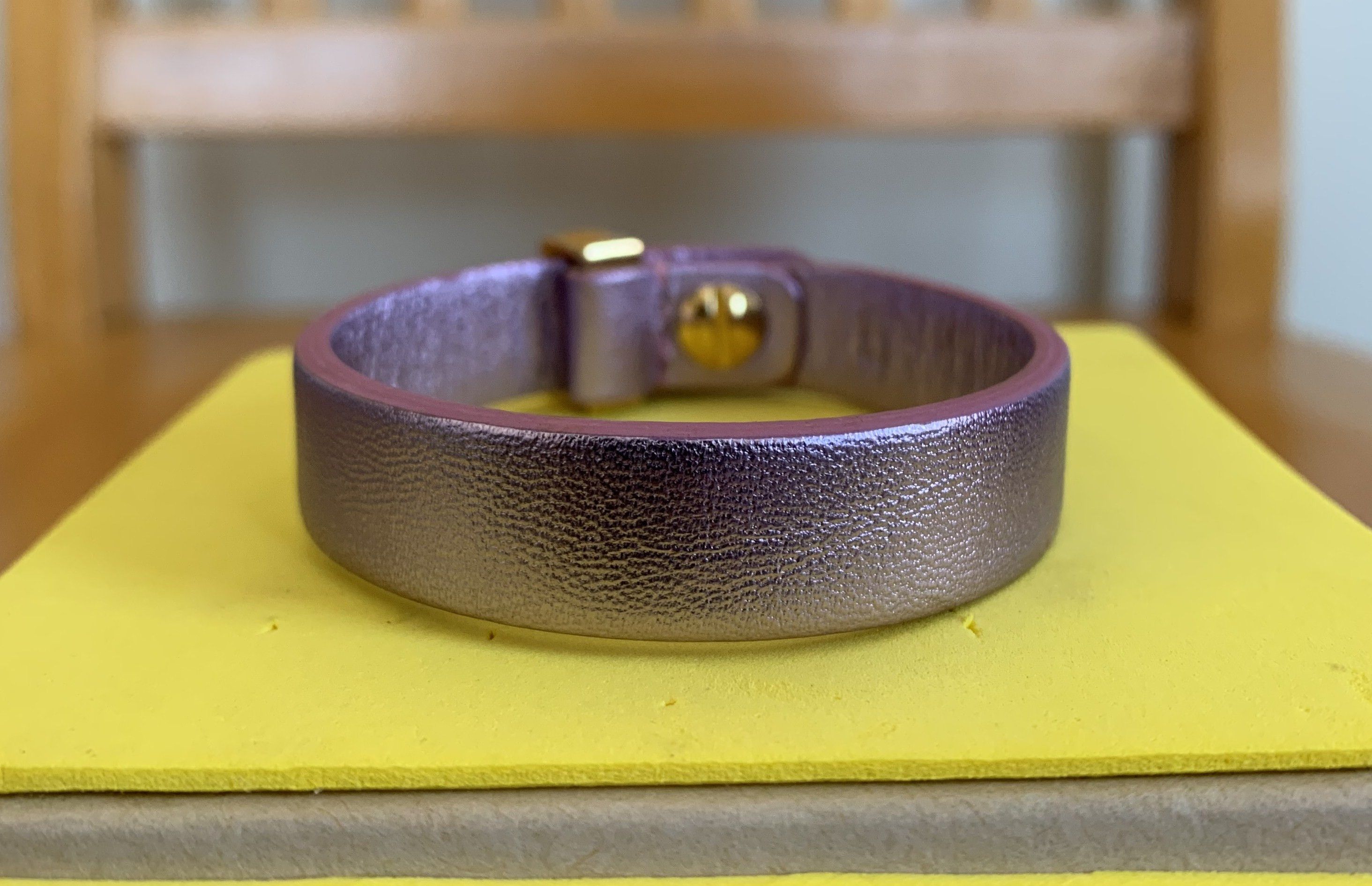 Vivienne Westwood Vivienne Westwood Metallic Leather Aeron Cuff Bracelet Size ONE SIZE - 5 Thumbnail