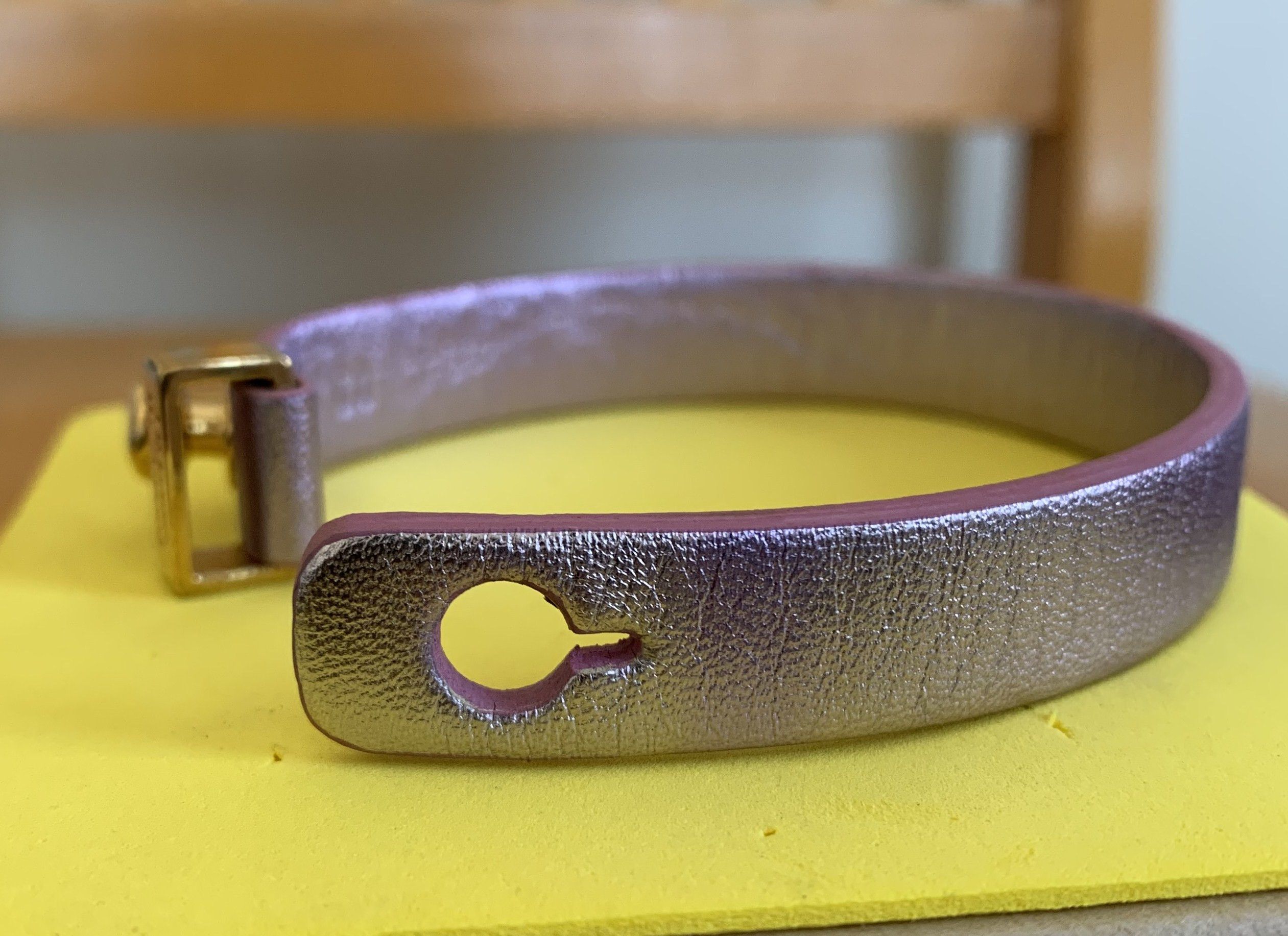 Vivienne Westwood Vivienne Westwood Metallic Leather Aeron Cuff Bracelet Size ONE SIZE - 7 Thumbnail