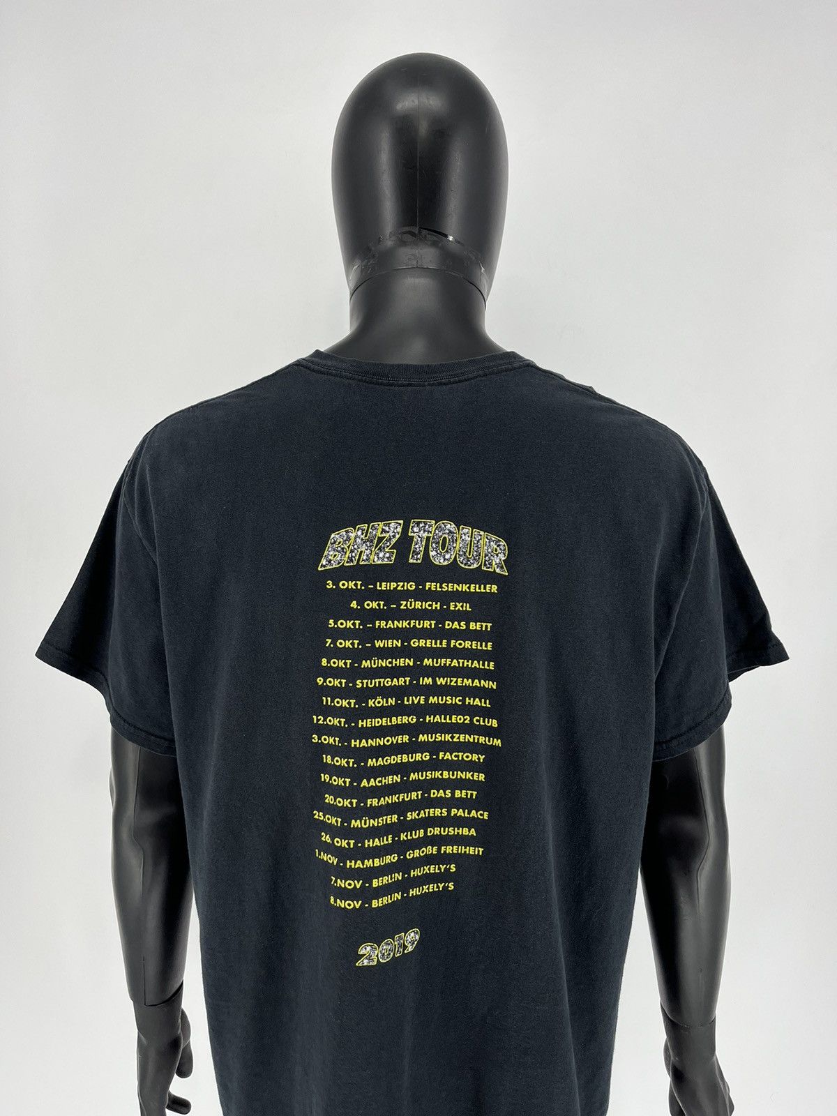 Band Tees Vintage Tshirt Y2K Bananahaze "BHZ" Tour 2019 Size US XL / EU 56 / 4 - 10 Thumbnail