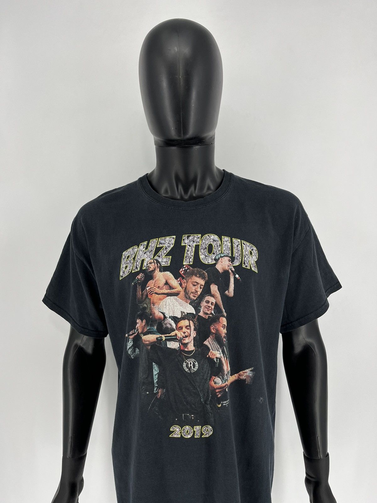 Band Tees Vintage Tshirt Y2K Bananahaze "BHZ" Tour 2019 Size US XL / EU 56 / 4 - 1 Thumbnail