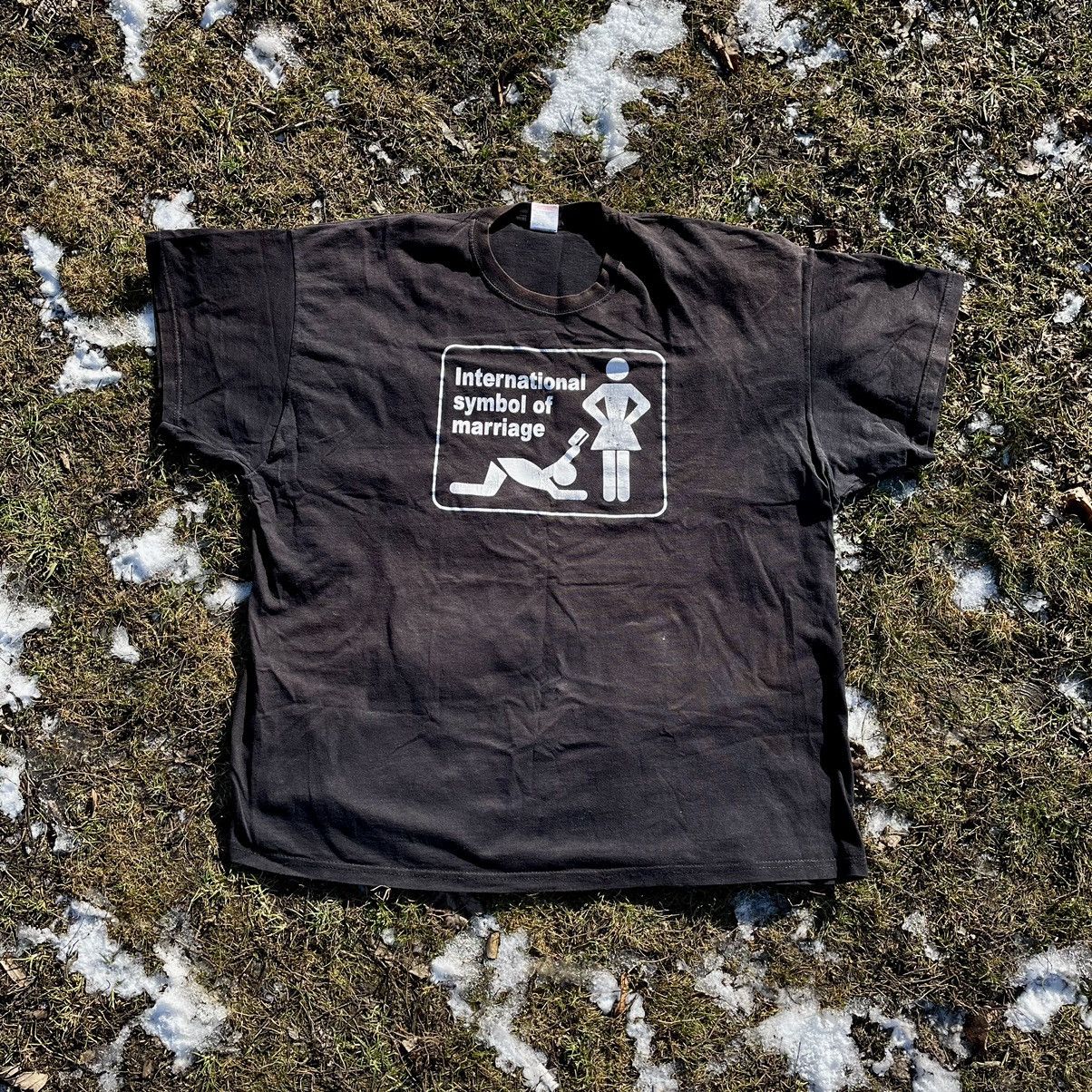Vintage Vintage Y2K Graphic Tee International Symbol Marriage Skate Size US XL / EU 56 / 4 - 6 Thumbnail