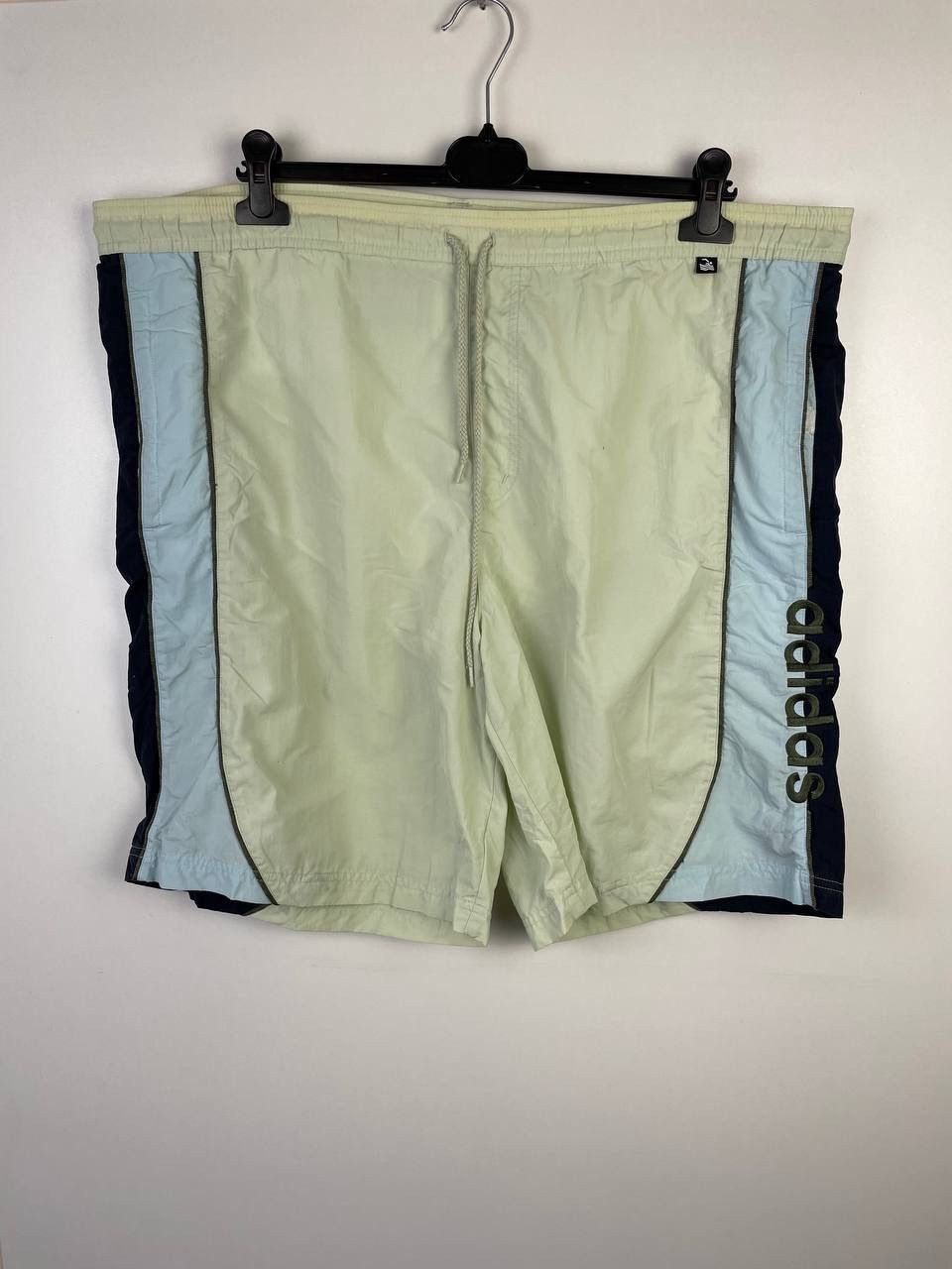 Vintage Adidas vintage shorts size XL Size US 36 / EU 52 - 1 Thumbnail