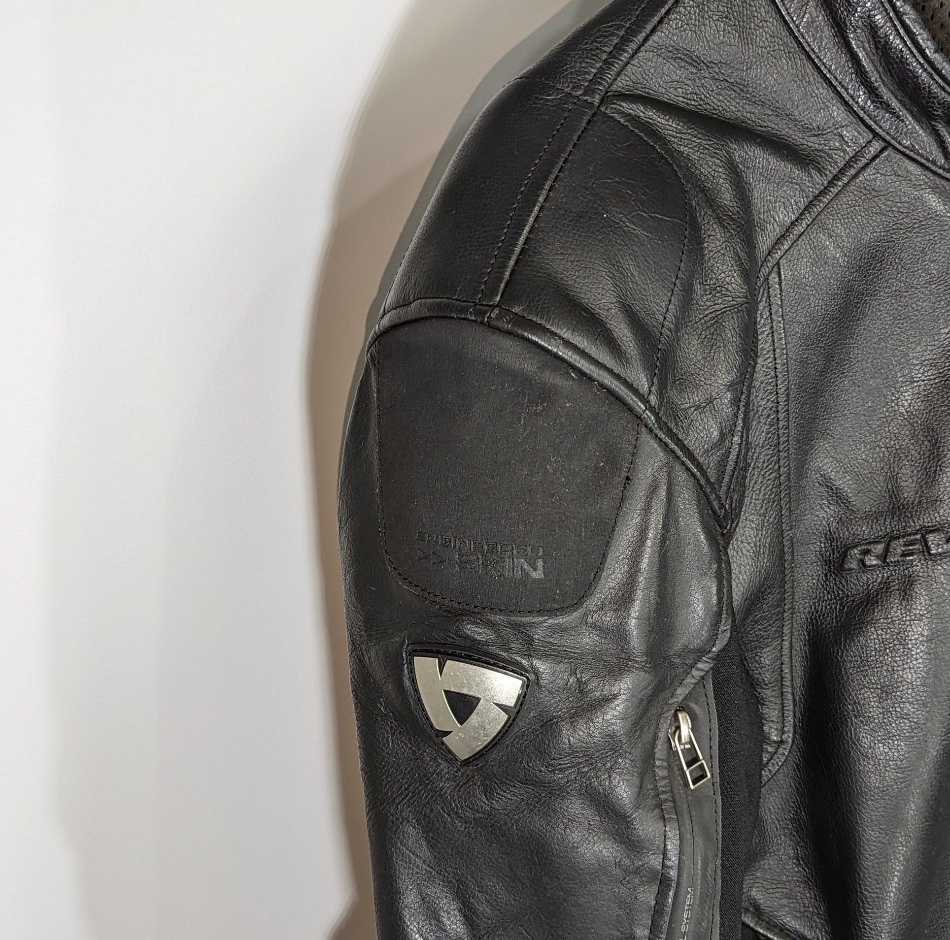 Leather Rev'it Engineered Skin Leather Jacket Men's Motorcycle Biker Size US XL / EU 56 / 4 - 5 Thumbnail