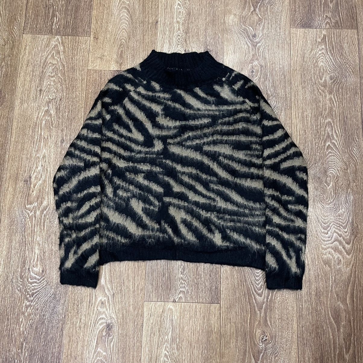Vintage Vintage Y2K Zebra Stripe Knit Sweater Grunge Oversized S Size US S / EU 44-46 / 1 - 1 Thumbnail
