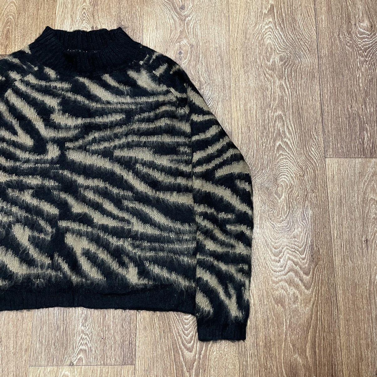 Vintage Vintage Y2K Zebra Stripe Knit Sweater Grunge Oversized S Size US S / EU 44-46 / 1 - 2 Thumbnail