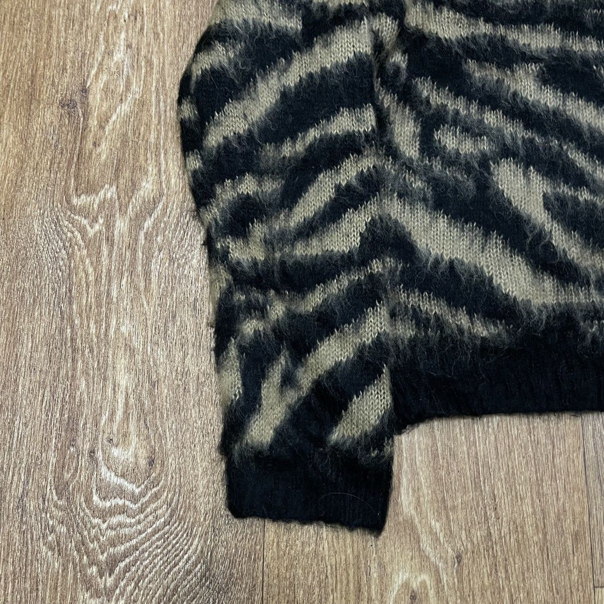 Vintage Vintage Y2K Zebra Stripe Knit Sweater Grunge Oversized S Size US S / EU 44-46 / 1 - 3 Thumbnail
