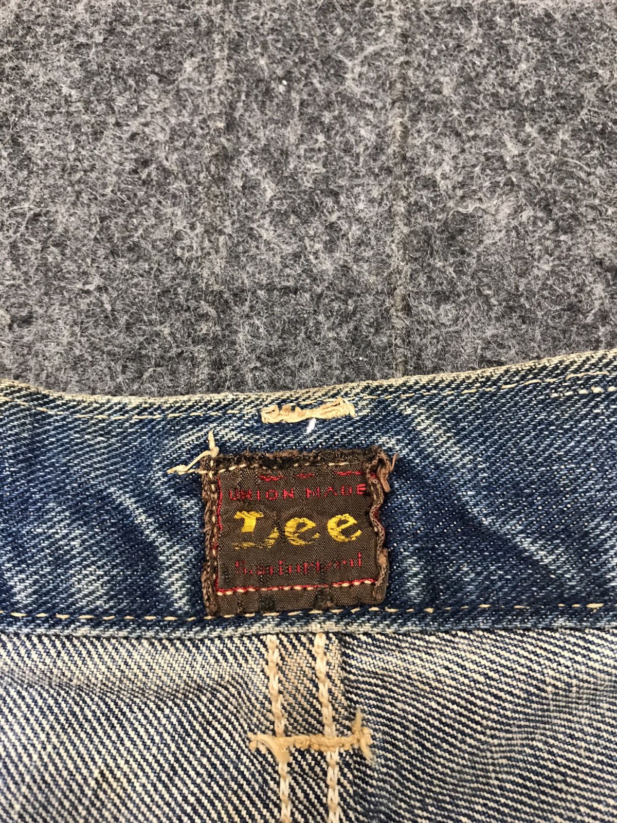 Lee × Vintage Vintage Lee Cowboy Selvedge Light Blue Wash Jeans Size US 29 - 16 Thumbnail