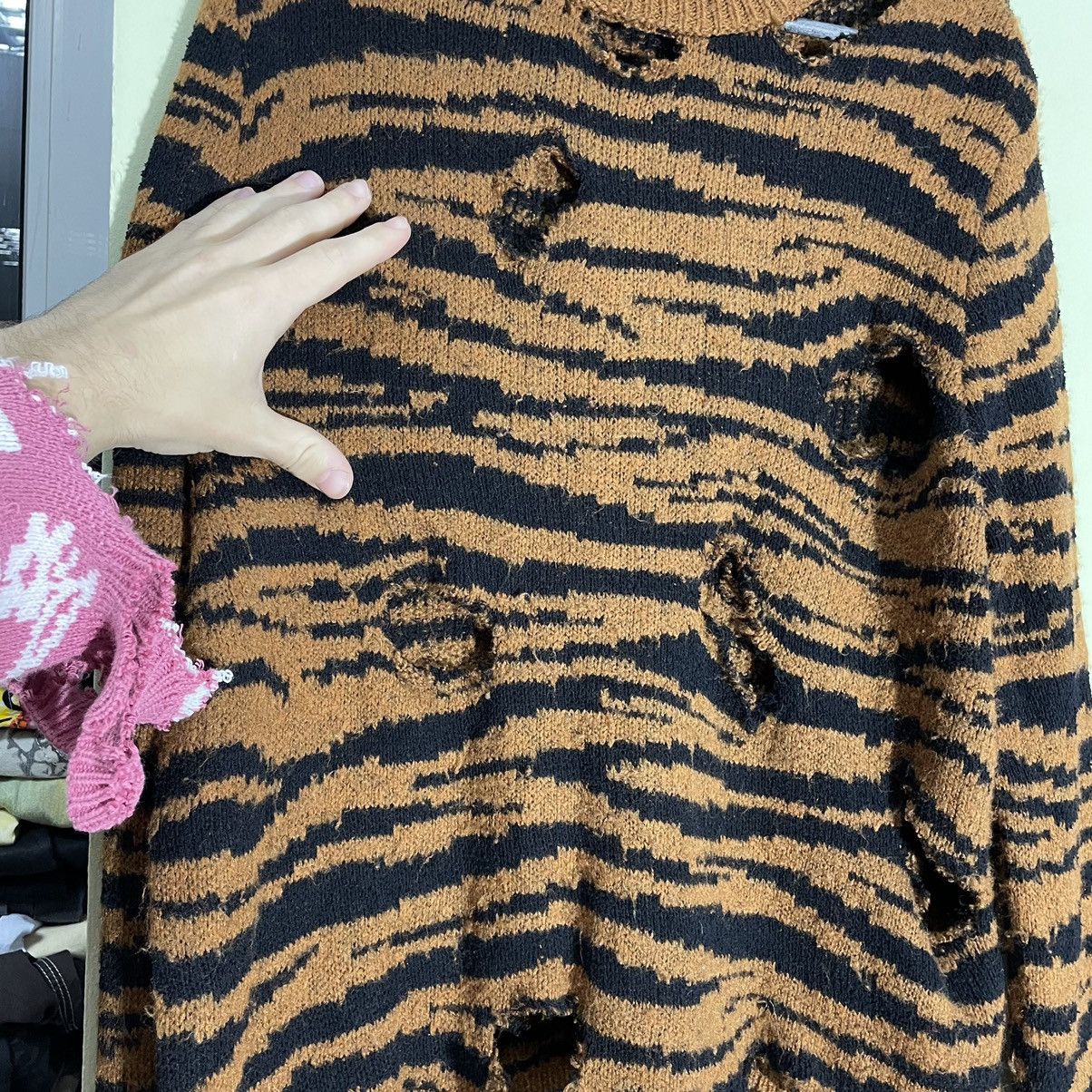 Vintage Vintage Y2K Tiger Stripe Knit Sweater Distressed Grunge L Size L / US 10 / IT 46 - 6 Thumbnail