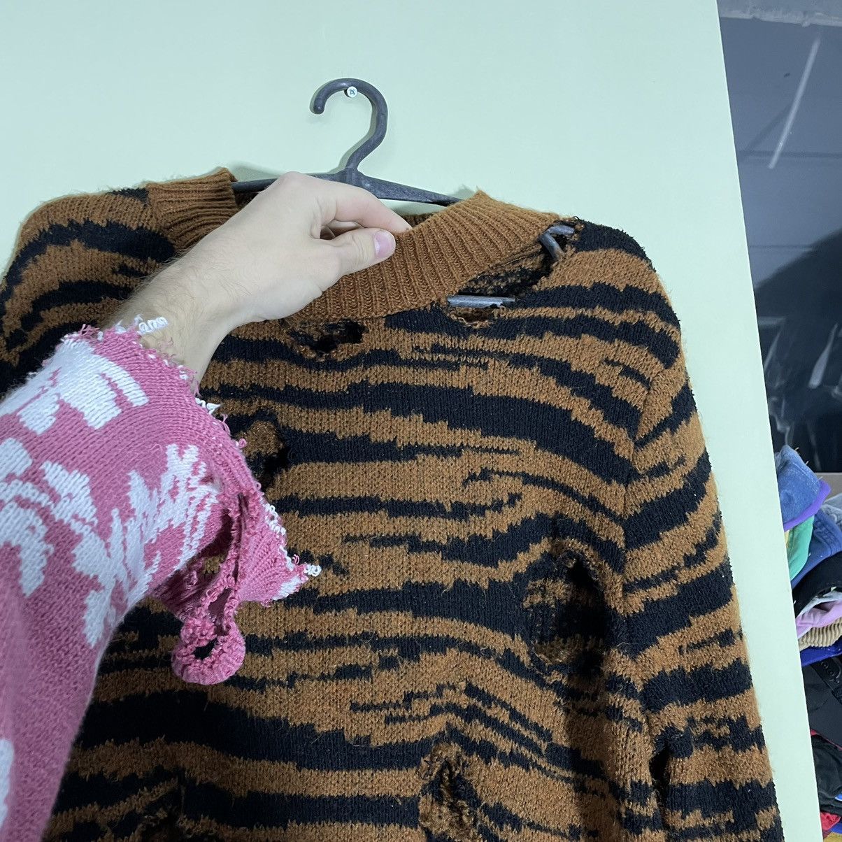 Vintage Vintage Y2K Tiger Stripe Knit Sweater Distressed Grunge L Size L / US 10 / IT 46 - 8 Thumbnail