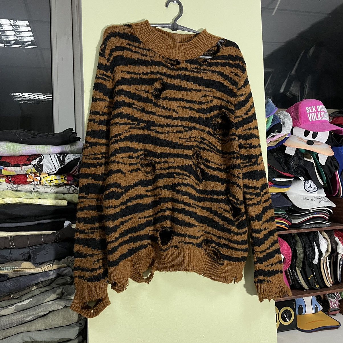Vintage Vintage Y2K Tiger Stripe Knit Sweater Distressed Grunge L Size L / US 10 / IT 46 - 2 Thumbnail