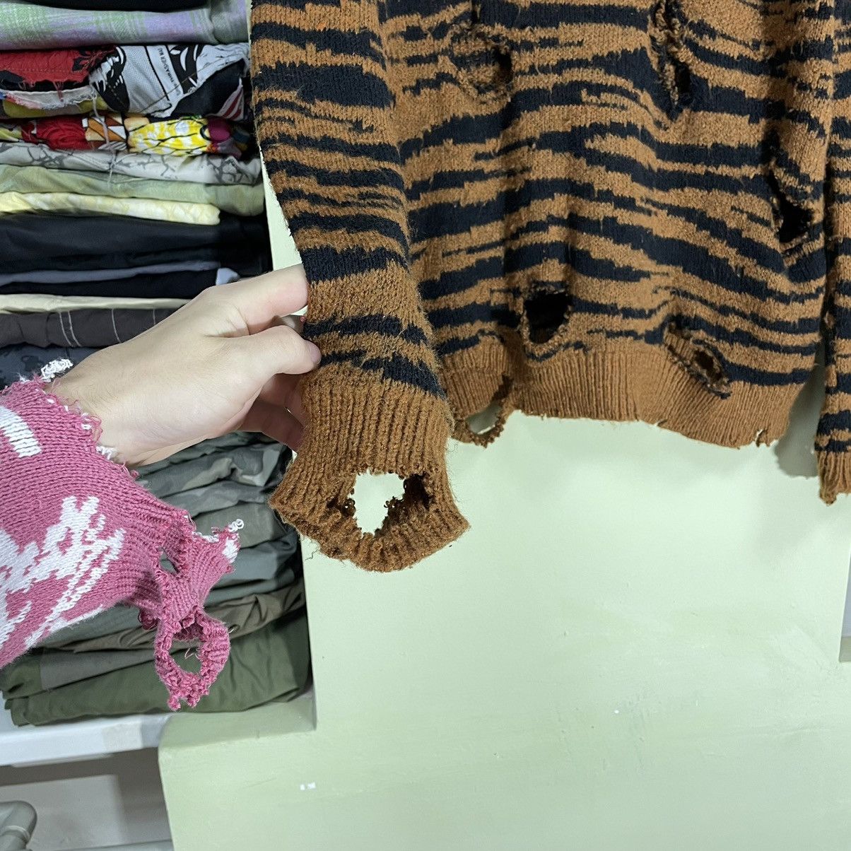Vintage Vintage Y2K Tiger Stripe Knit Sweater Distressed Grunge L Size L / US 10 / IT 46 - 4 Thumbnail