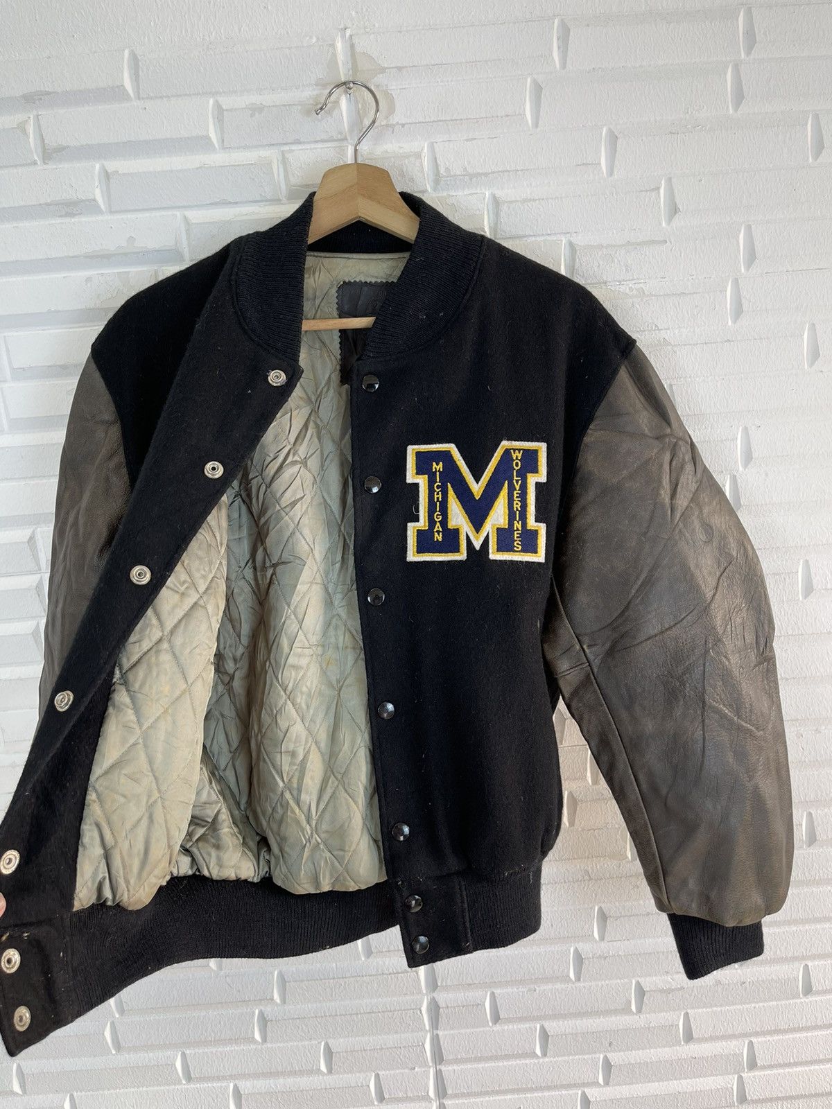 Golden Bear Vintage Golden Bear Varsity Michigan Wolveriners Size US M / EU 48-50 / 2 - 2 Thumbnail