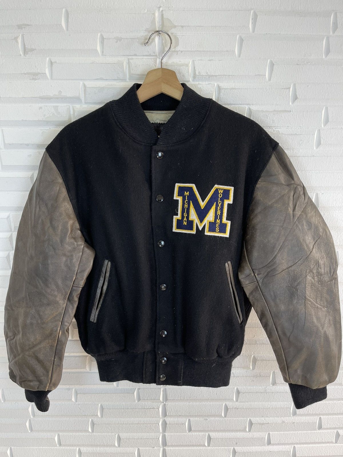 Golden Bear Vintage Golden Bear Varsity Michigan Wolveriners Size US M / EU 48-50 / 2 - 3 Thumbnail