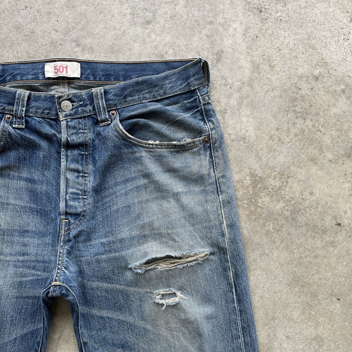 Levi's Vintage Clothing Vintage Levis 501 Distressed Denim Jeans Pants THRASHED Size US 34 / EU 50 - 4 Thumbnail