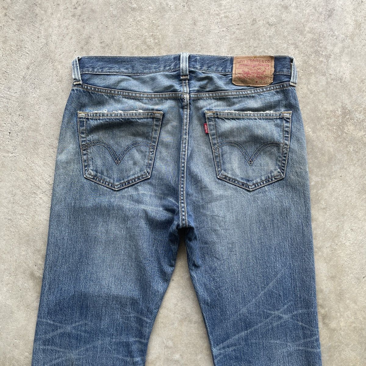 Levi's Vintage Clothing Vintage Levis 501 Distressed Denim Jeans Pants THRASHED Size US 34 / EU 50 - 7 Thumbnail
