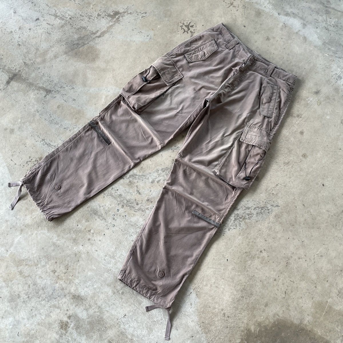 Japanese Brand Vintage Japanese Brand Faded Parachute Cargo Pants W32x32.5 Size US 32 / EU 48 - 2 Thumbnail