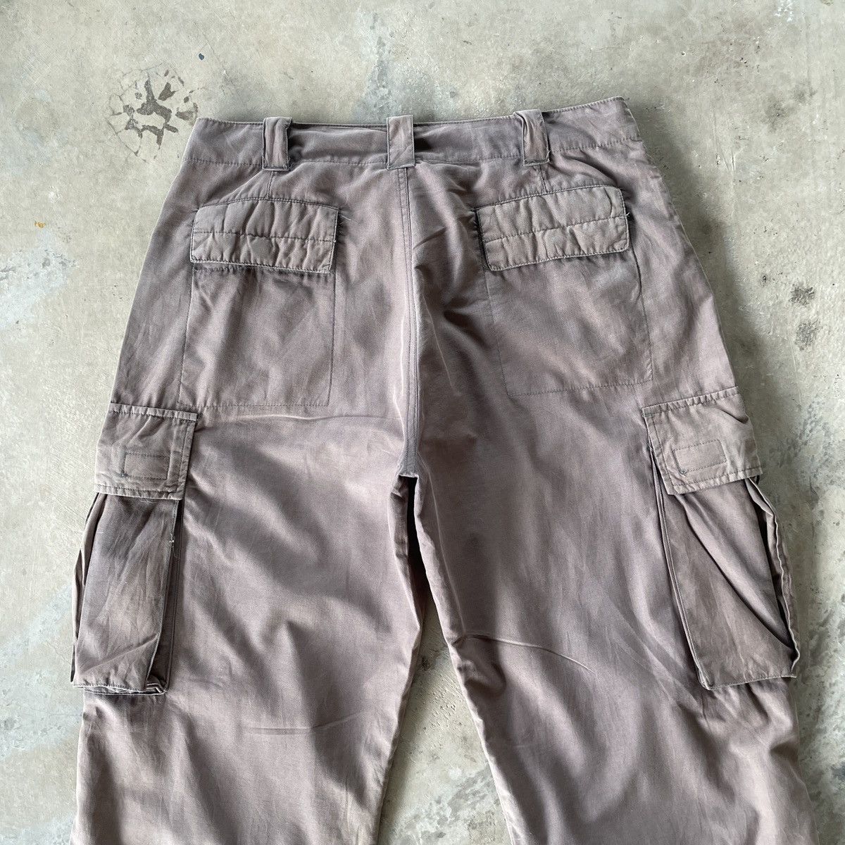 Japanese Brand Vintage Japanese Brand Faded Parachute Cargo Pants W32x32.5 Size US 32 / EU 48 - 11 Thumbnail