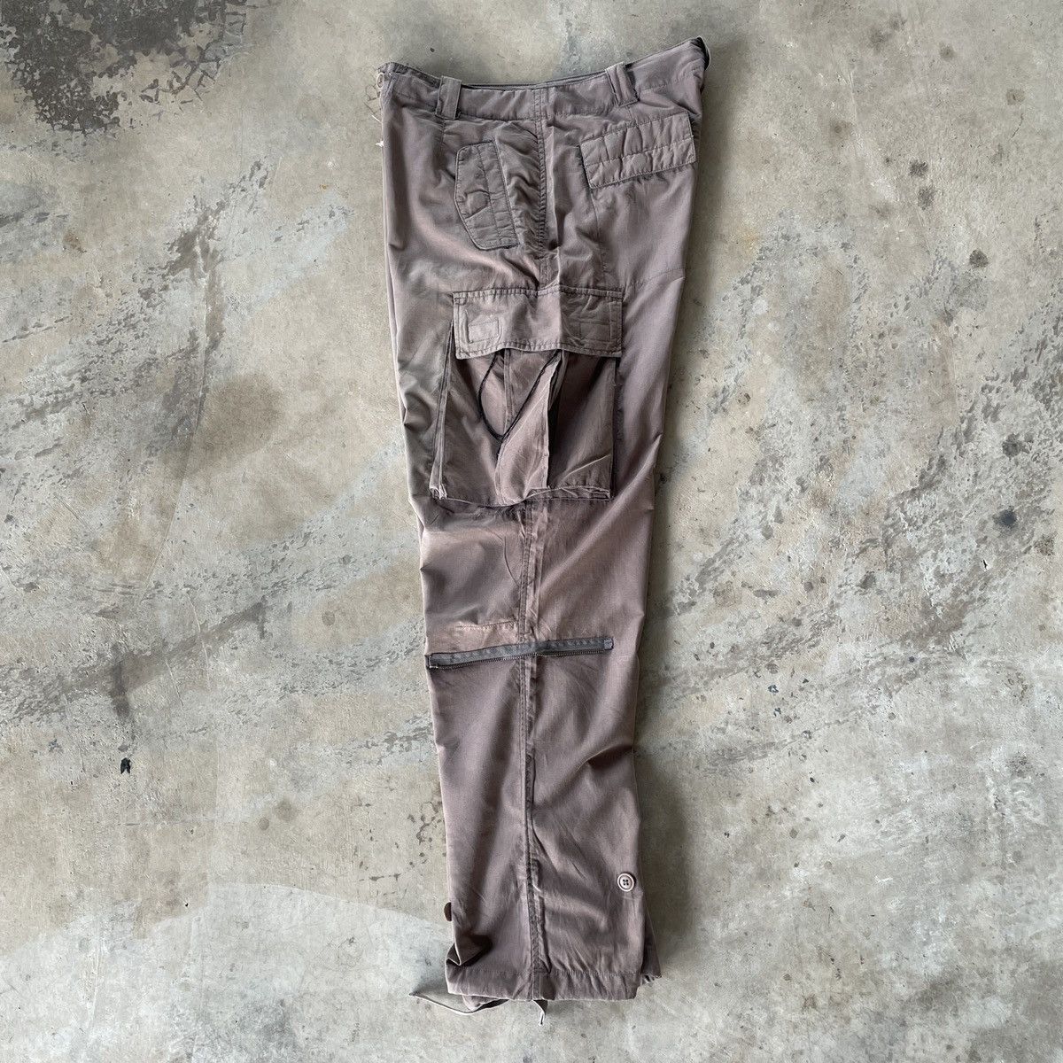 Japanese Brand Vintage Japanese Brand Faded Parachute Cargo Pants W32x32.5 Size US 32 / EU 48 - 7 Thumbnail