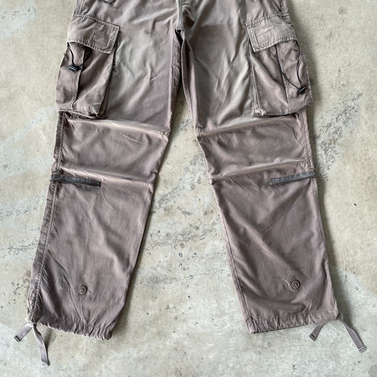 Japanese Brand Vintage Japanese Brand Faded Parachute Cargo Pants W32x32.5 Size US 32 / EU 48 - 4 Thumbnail