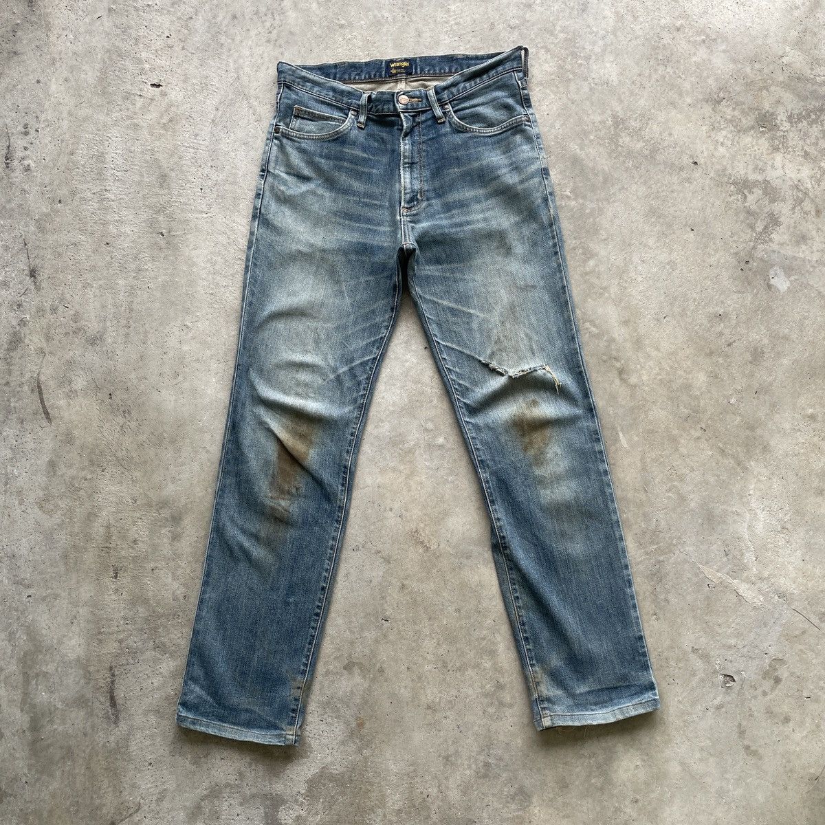 image of Vintage Wrangler Distressed Denim Jeans Pants Dirty in Faded Blue, Men's (Size 31)