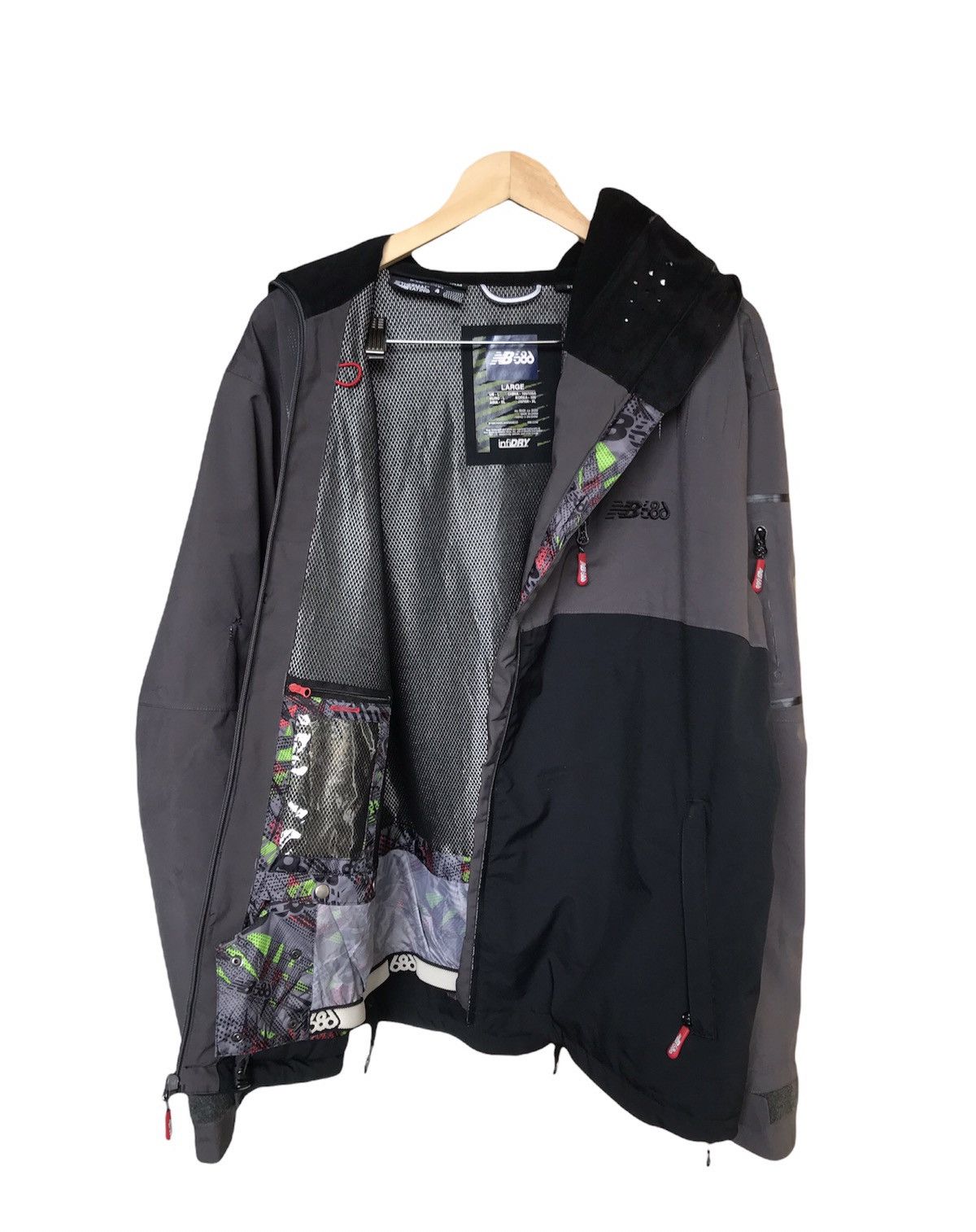 image of new Balance 686 By Michael Akirawest Snowcheater Jacket in Grey, Men's (Size Large)
