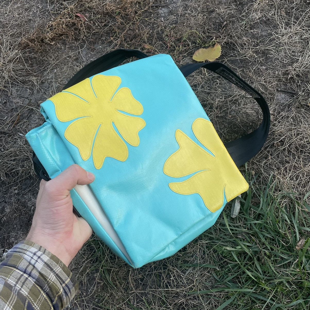 Vintage Vintage Y2K Sunshine Graphic Crossbody Bag Rave Cropped OS Size ONE SIZE - 7 Thumbnail