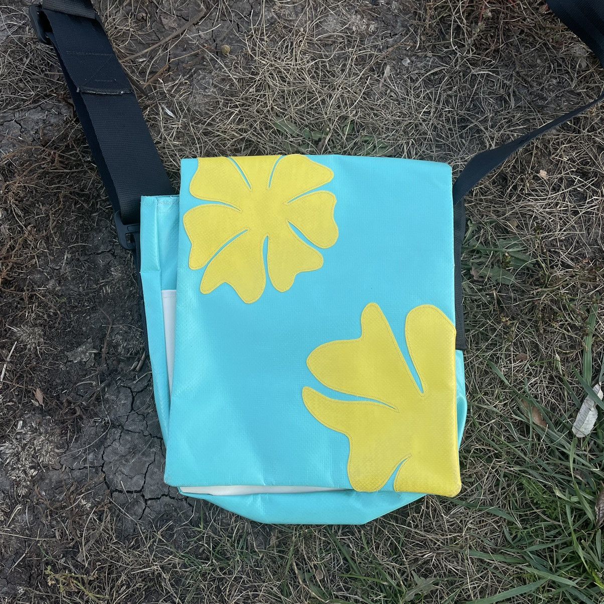 Vintage Vintage Y2K Sunshine Graphic Crossbody Bag Rave Cropped OS Size ONE SIZE - 3 Thumbnail
