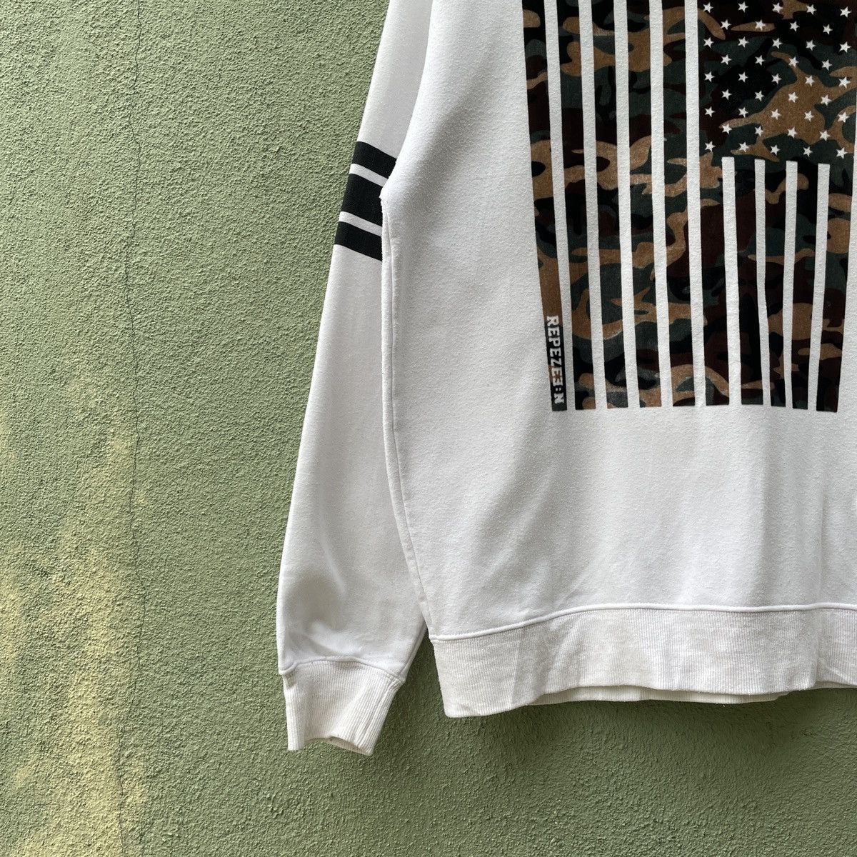 Designer × Japanese Brand Vintage REPEZEE:N Velvet Print Pullover Sweatshirts Size US M / EU 48-50 / 2 - 5 Thumbnail