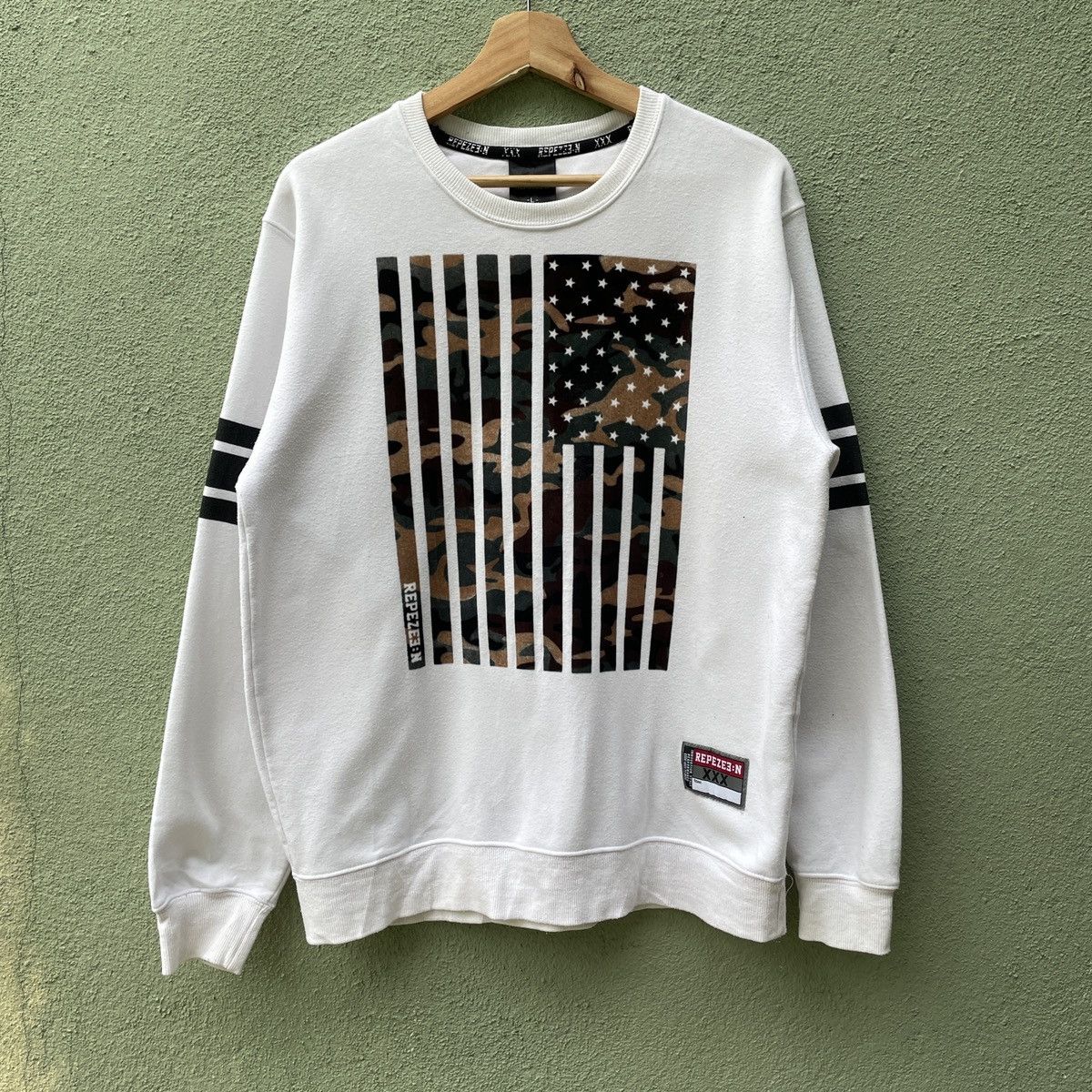 image of Designer Vintage Repezee:n Velvet Print Pullover Sweatshirts in White, Men's (Size Medium)