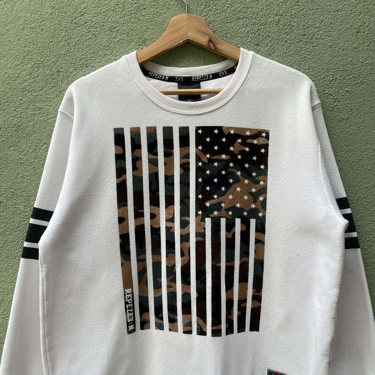 Designer × Japanese Brand Vintage REPEZEE:N Velvet Print Pullover Sweatshirts Size US M / EU 48-50 / 2 - 4 Thumbnail