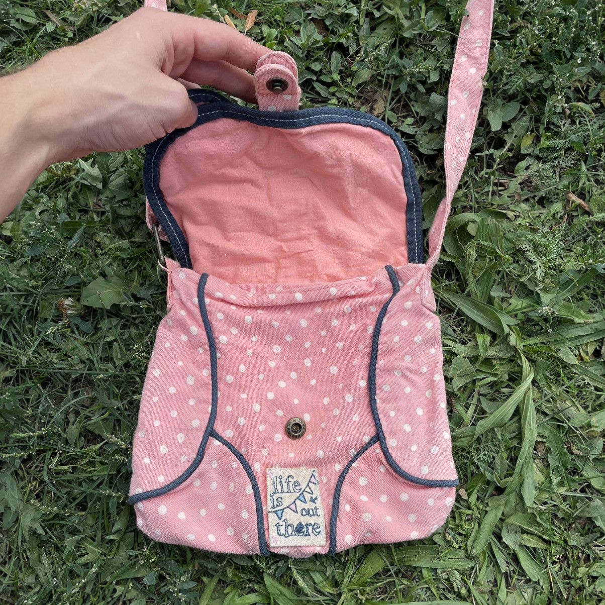 Vintage Vintage Y2K Crossbody Bag Pink Streetwear Gorpcore Boxy OS Size ONE SIZE - 4 Thumbnail