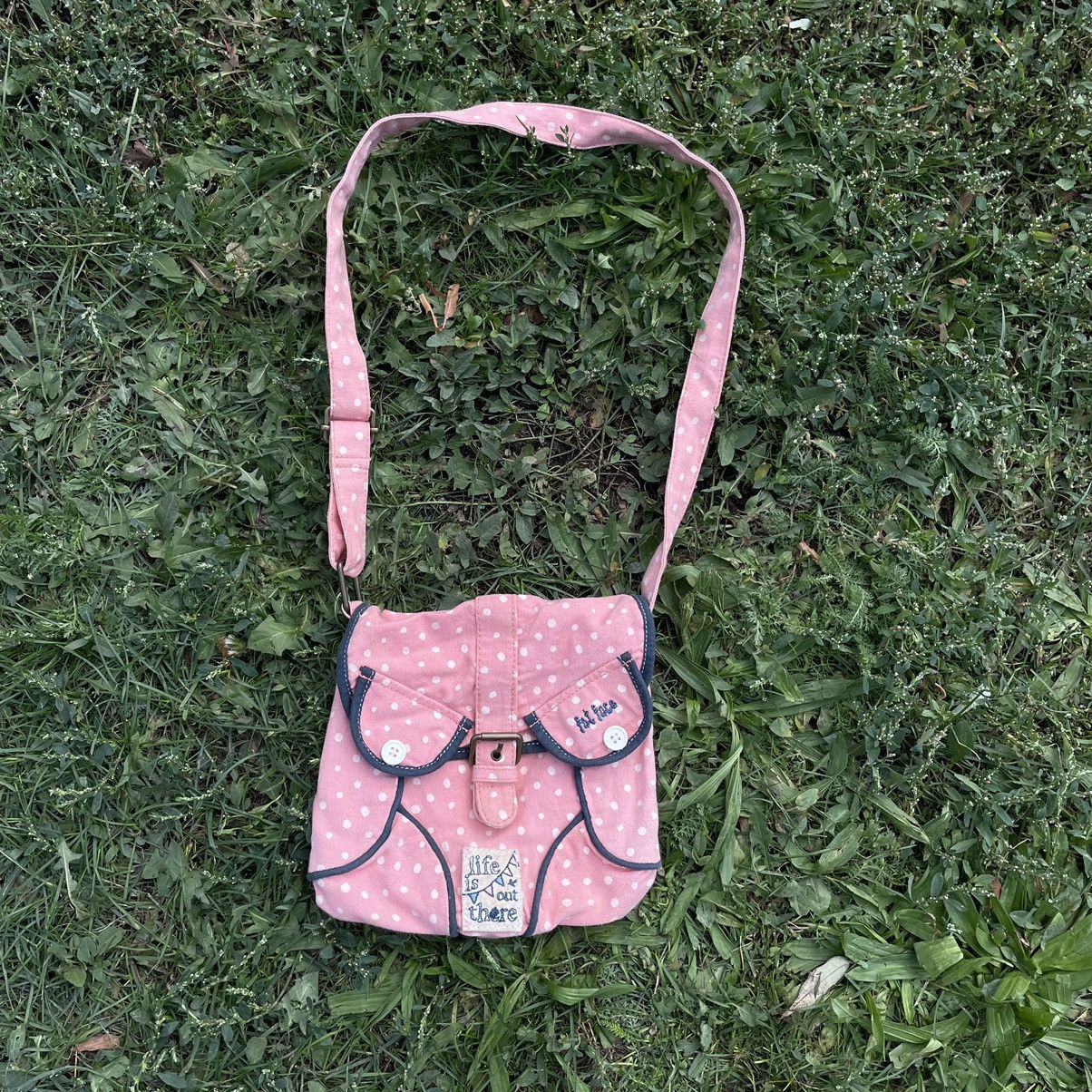 Vintage Vintage Y2K Crossbody Bag Pink Streetwear Gorpcore Boxy OS Size ONE SIZE - 1 Thumbnail