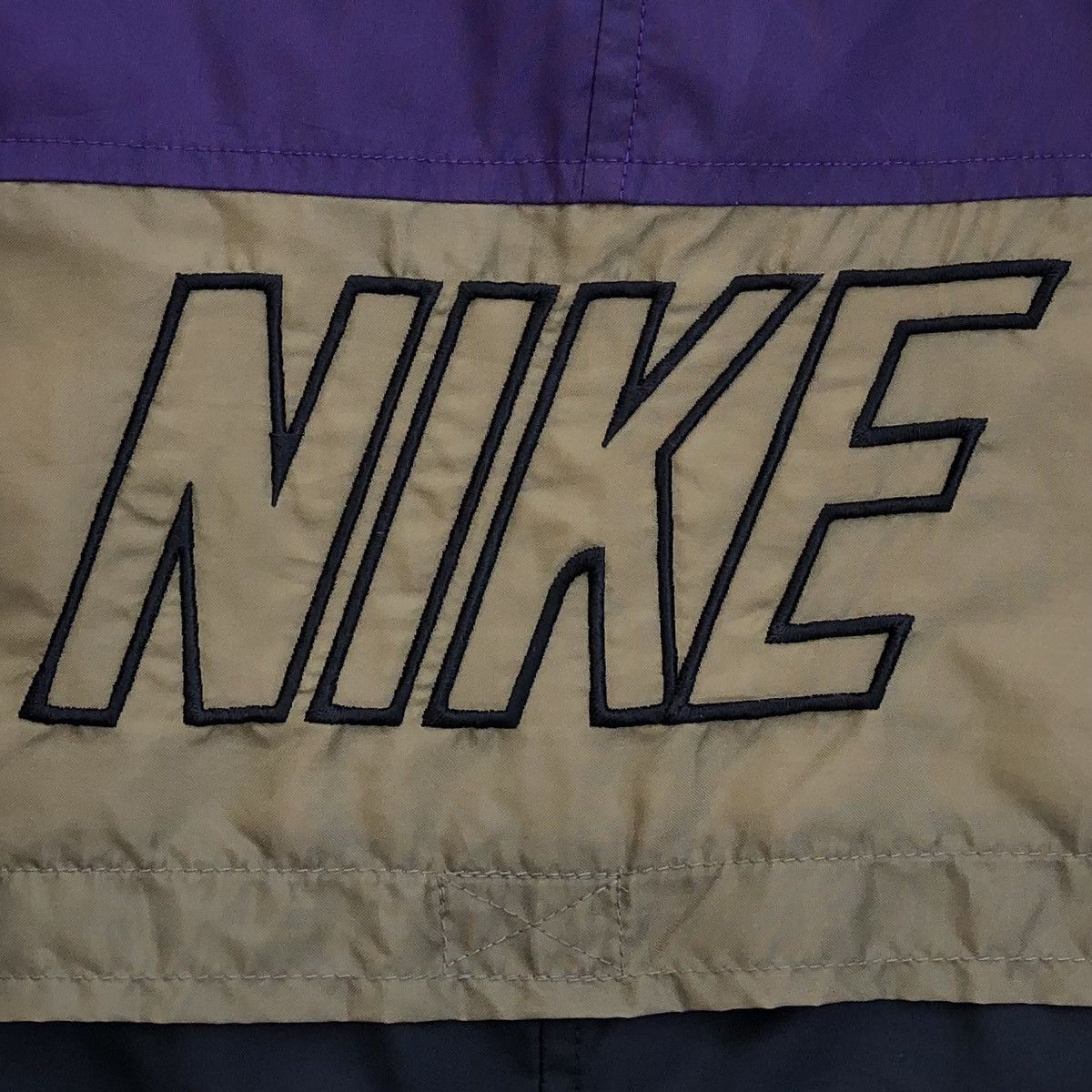 Nike Vintage 90s Nike Grey Tag Windbreaker Jacket Three Tones Size US L / EU 52-54 / 3 - 8 Thumbnail