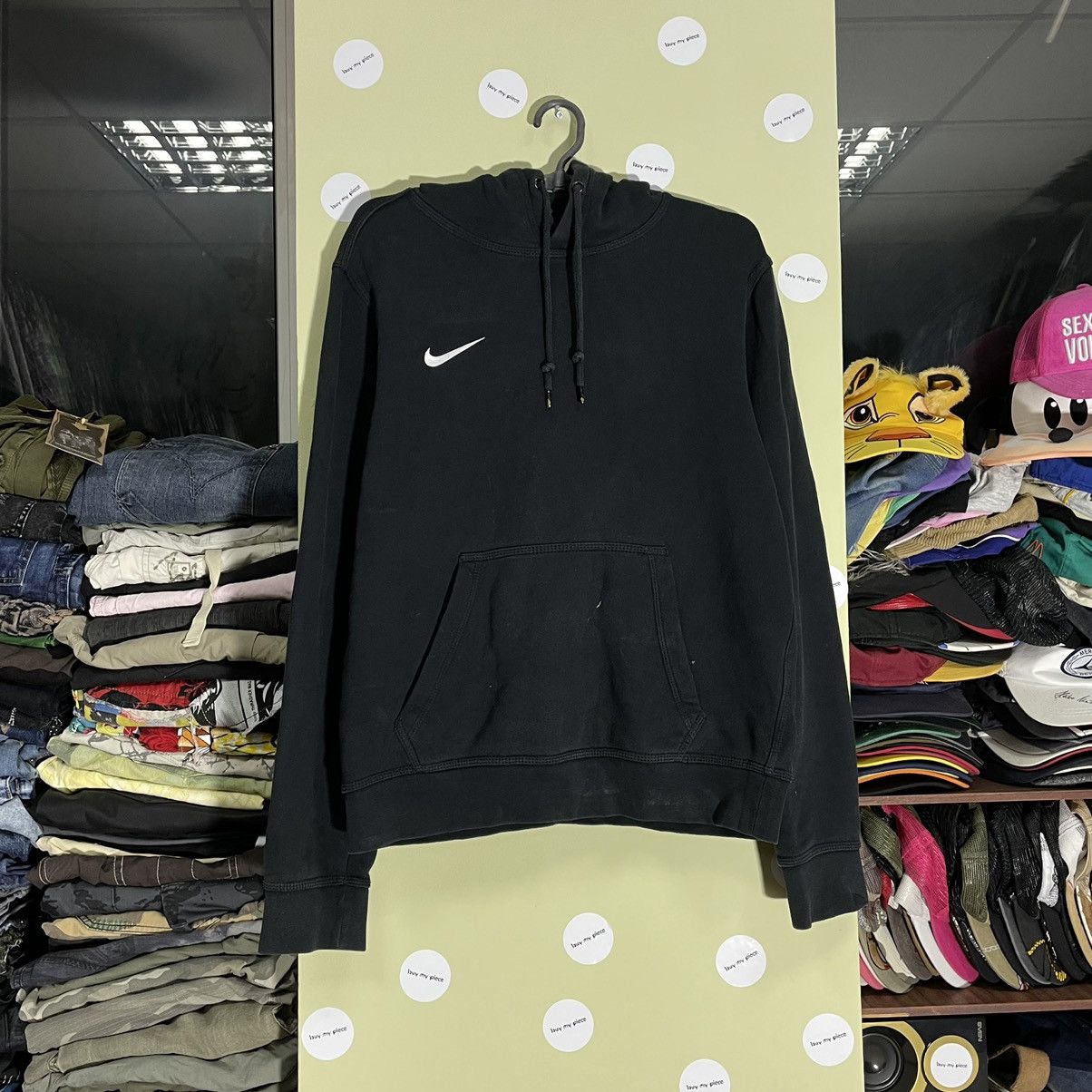 Vintage Nike Swoosh Hoodie Black Oversized Y2K Streetwear Thrashed S Size US S / EU 44-46 / 1 - 2 Thumbnail