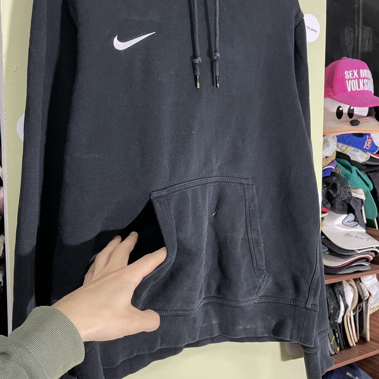 Vintage Nike Swoosh Hoodie Black Oversized Y2K Streetwear Thrashed S Size US S / EU 44-46 / 1 - 6 Thumbnail