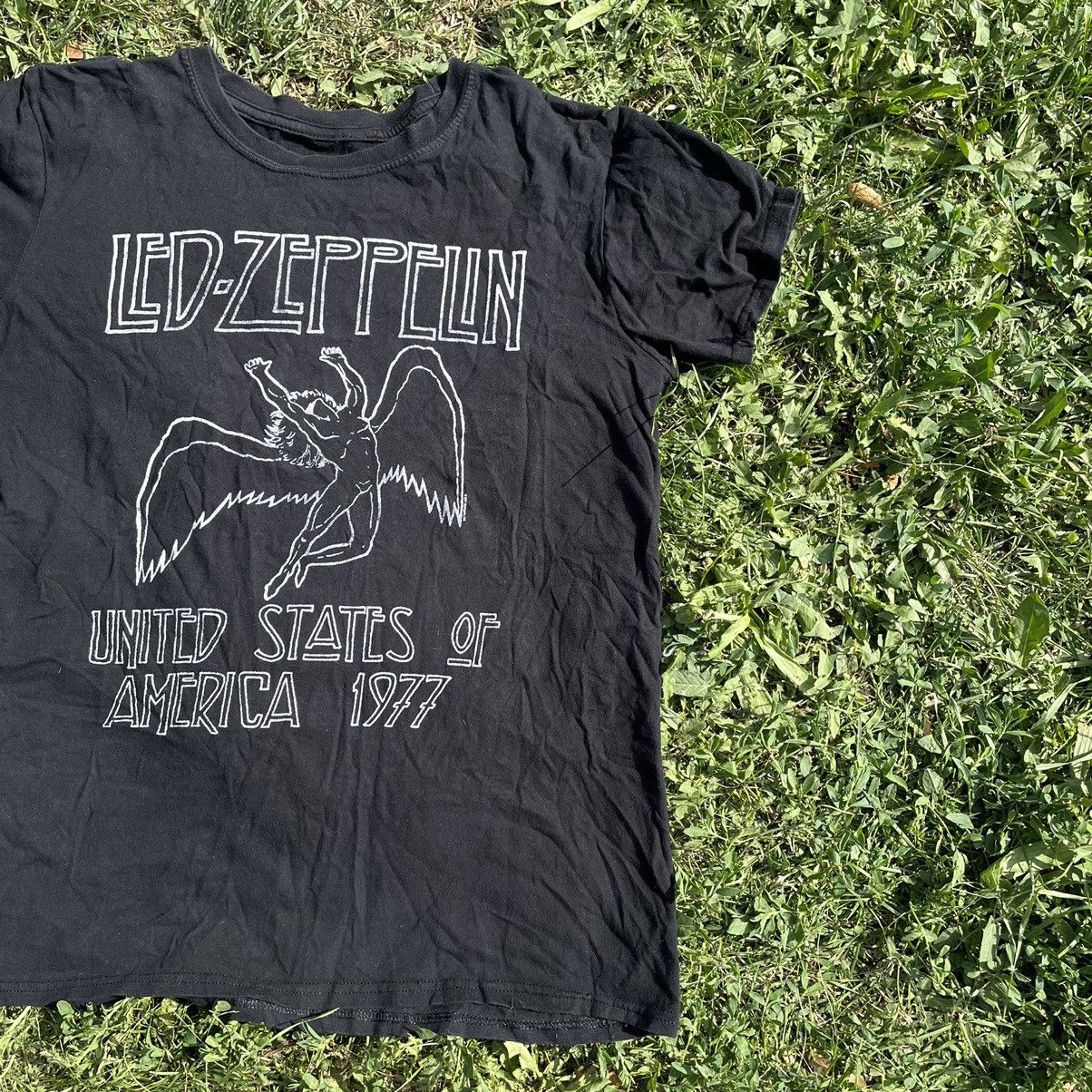 Vintage Vintage 90s Led Zeppelin Sun Faded Graphic Band Tee Grunge S Size US S / EU 44-46 / 1 - 2 Thumbnail