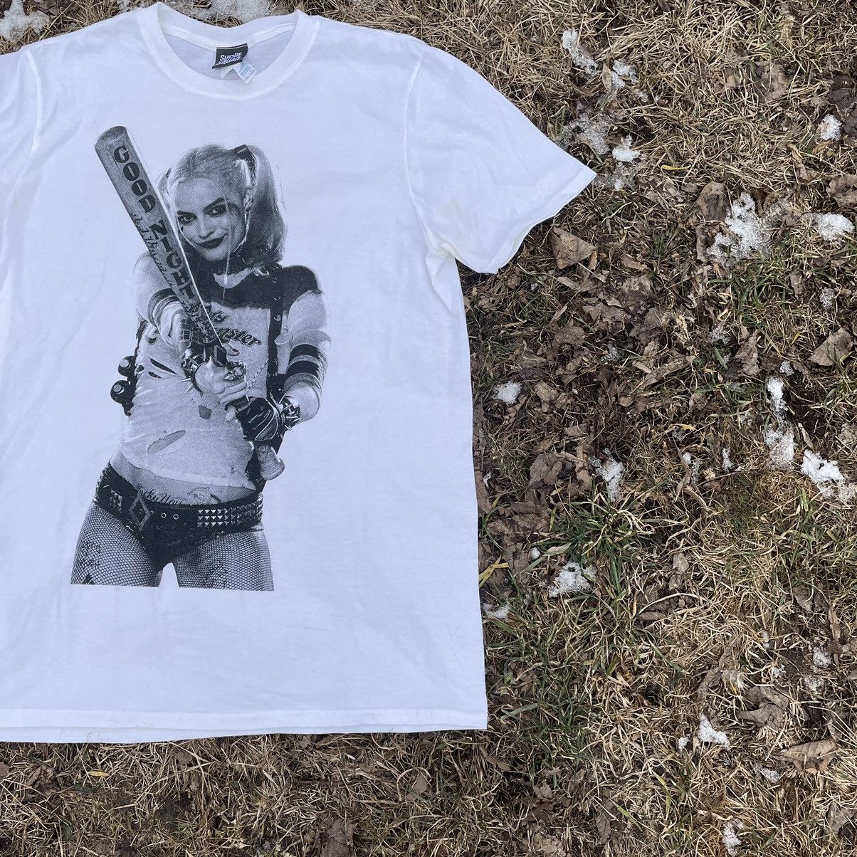 Vintage Vintage 90s Y2K Harley Quinn Graphic Tee Faded Black Baggy M Size US M / EU 48-50 / 2 - 2 Thumbnail