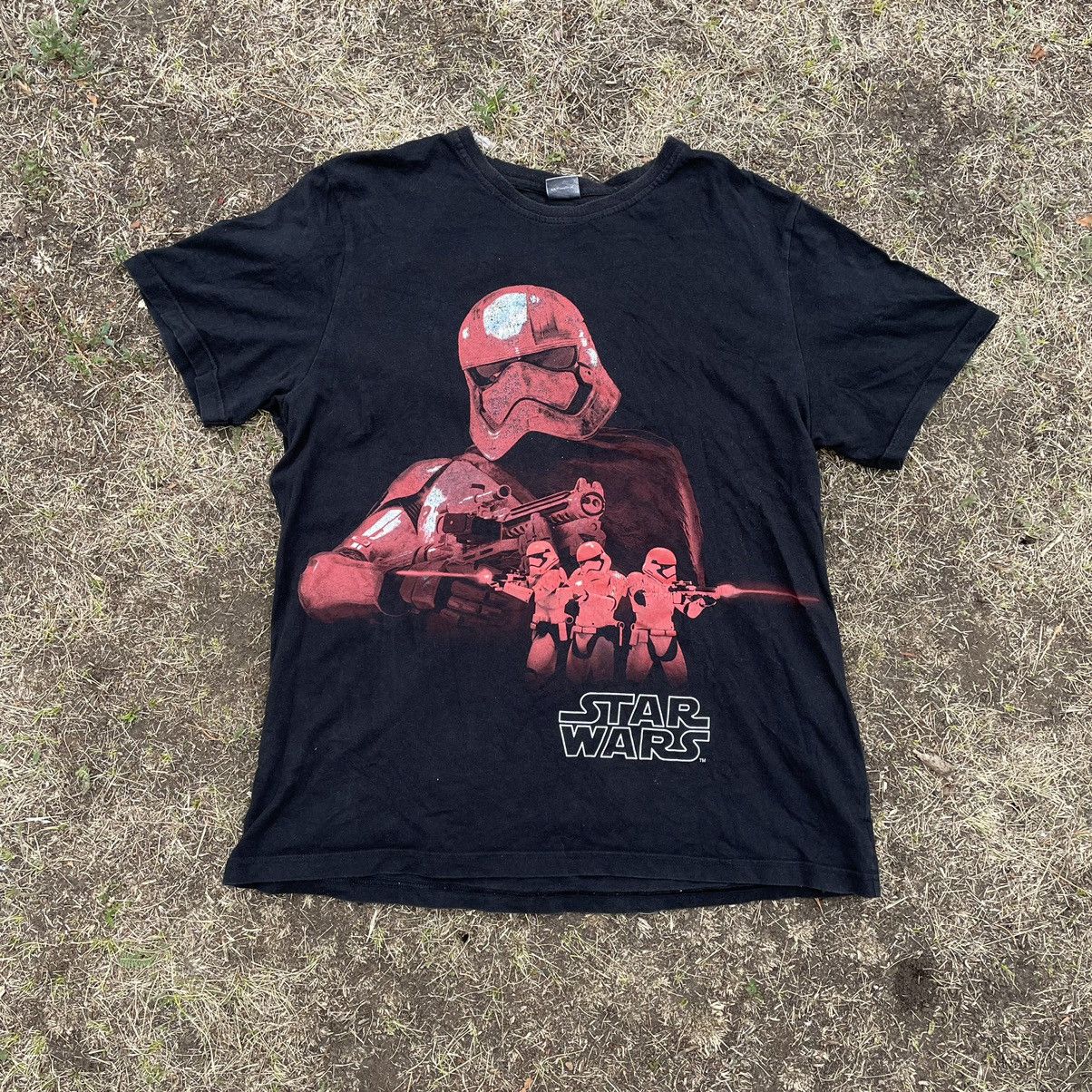 Vintage Vintage Y2K Star Wars Sun Faded Graphic Tee Streetwear M Size US M / EU 48-50 / 2 - 1 Thumbnail