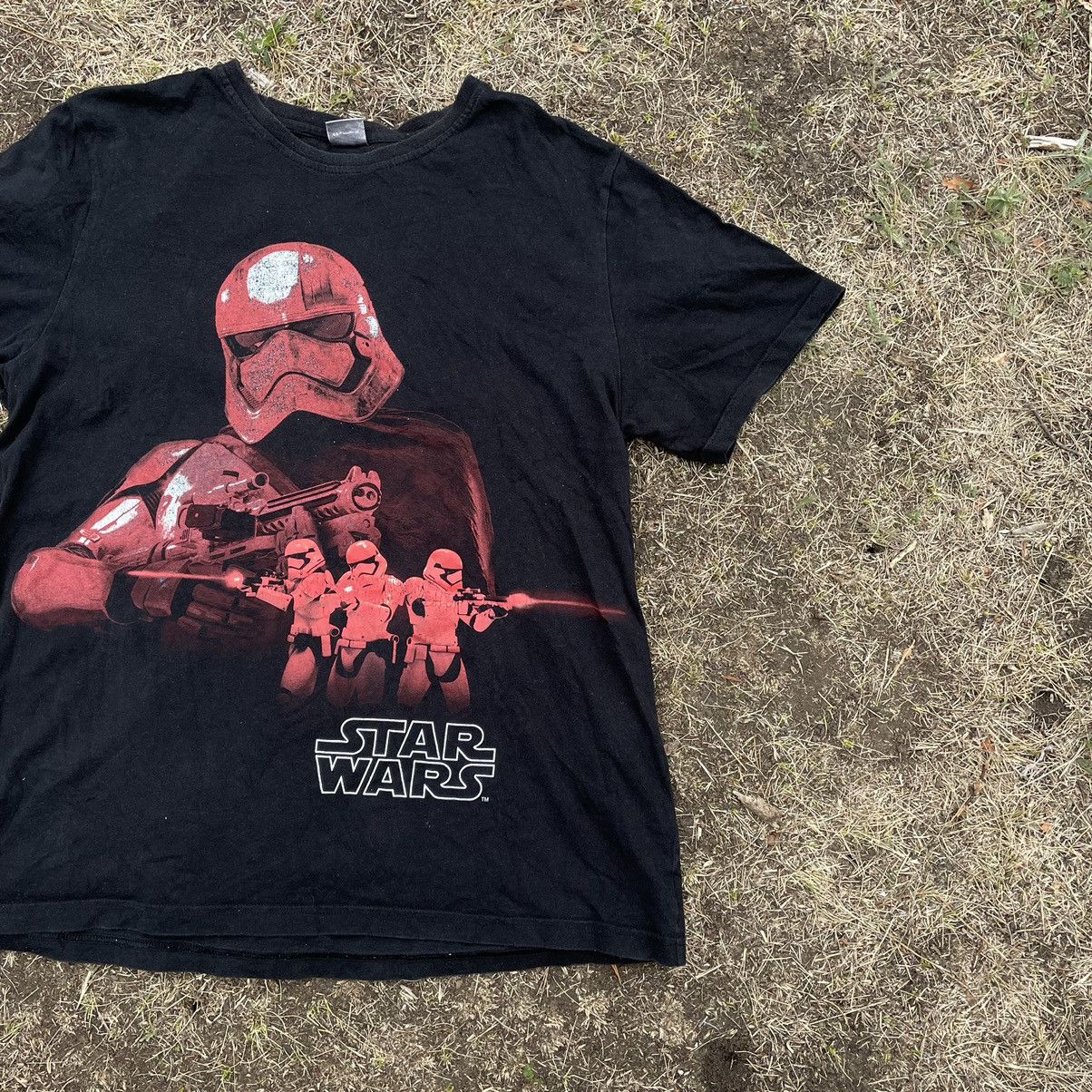 Vintage Vintage Y2K Star Wars Sun Faded Graphic Tee Streetwear M Size US M / EU 48-50 / 2 - 3 Thumbnail