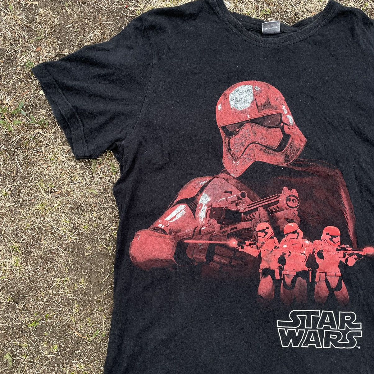 Vintage Vintage Y2K Star Wars Sun Faded Graphic Tee Streetwear M Size US M / EU 48-50 / 2 - 2 Thumbnail