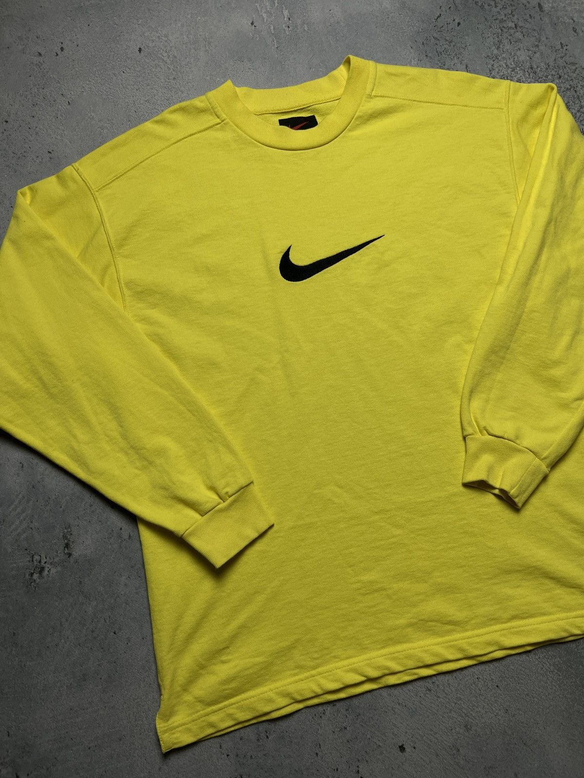 Nike 🔥 Nike boxy fit vintage crewneck center swoosh spellout y2k Size US M / EU 48-50 / 2 - 4 Thumbnail