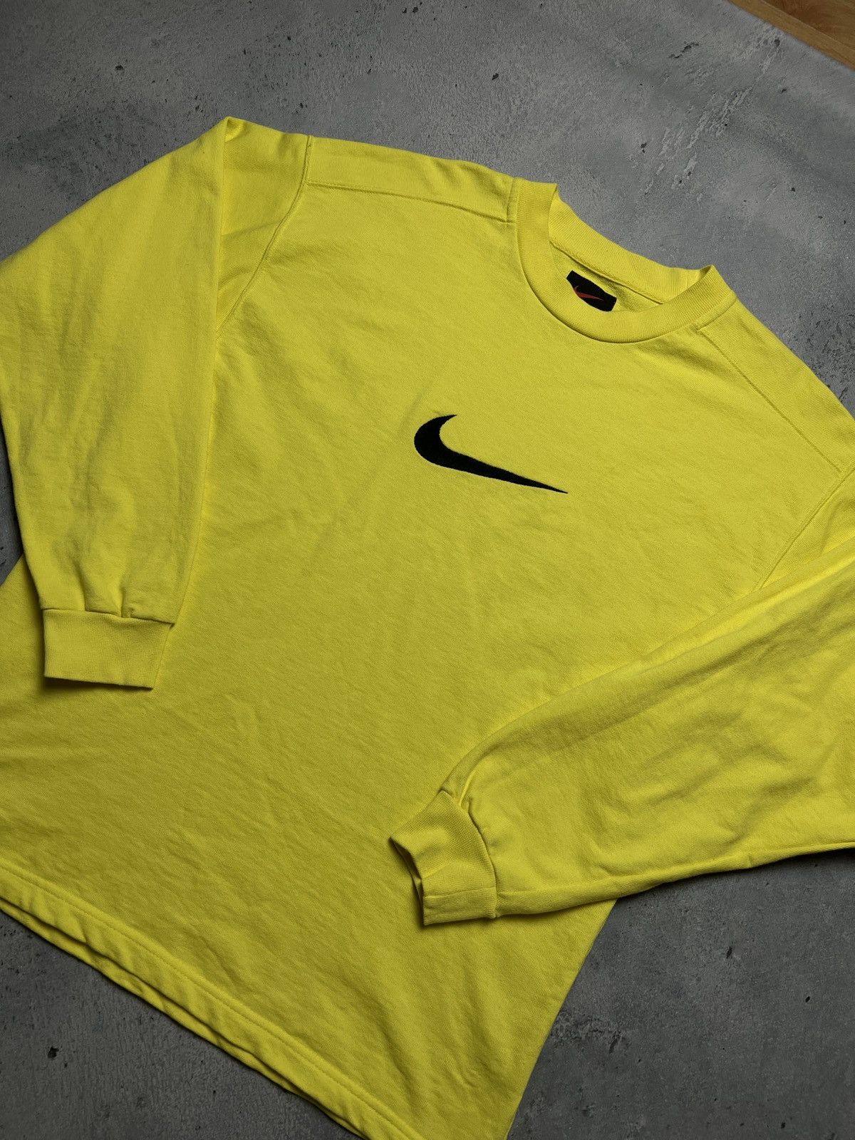 Nike 🔥 Nike boxy fit vintage crewneck center swoosh spellout y2k Size US M / EU 48-50 / 2 - 3 Thumbnail
