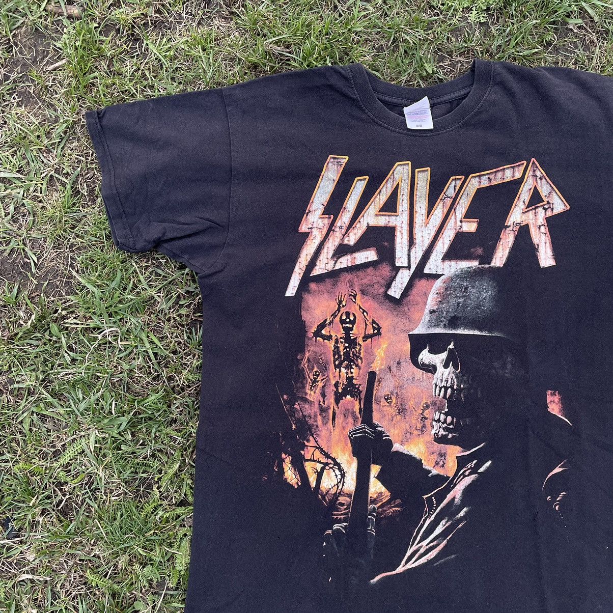 Vintage Vintage 90s Slayer Sun Faded Graphic Band Tee Grunge Boxy L Size US L / EU 52-54 / 3 - 3 Thumbnail