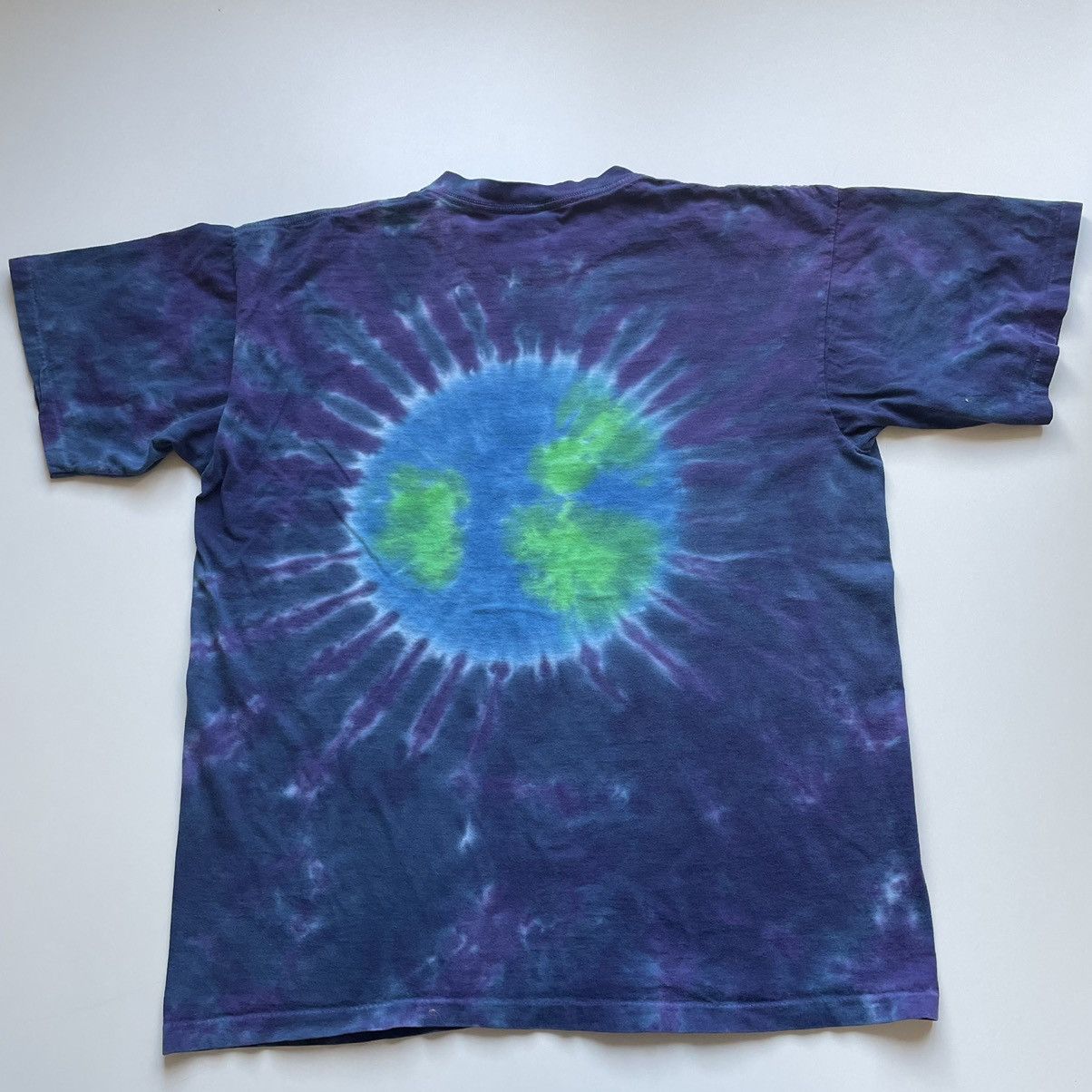 Vintage Vintage 1990s Earth Tie Dye Art Graphic T Shirt XXL Rare Size US XXL / EU 58 / 5 - 3 Thumbnail