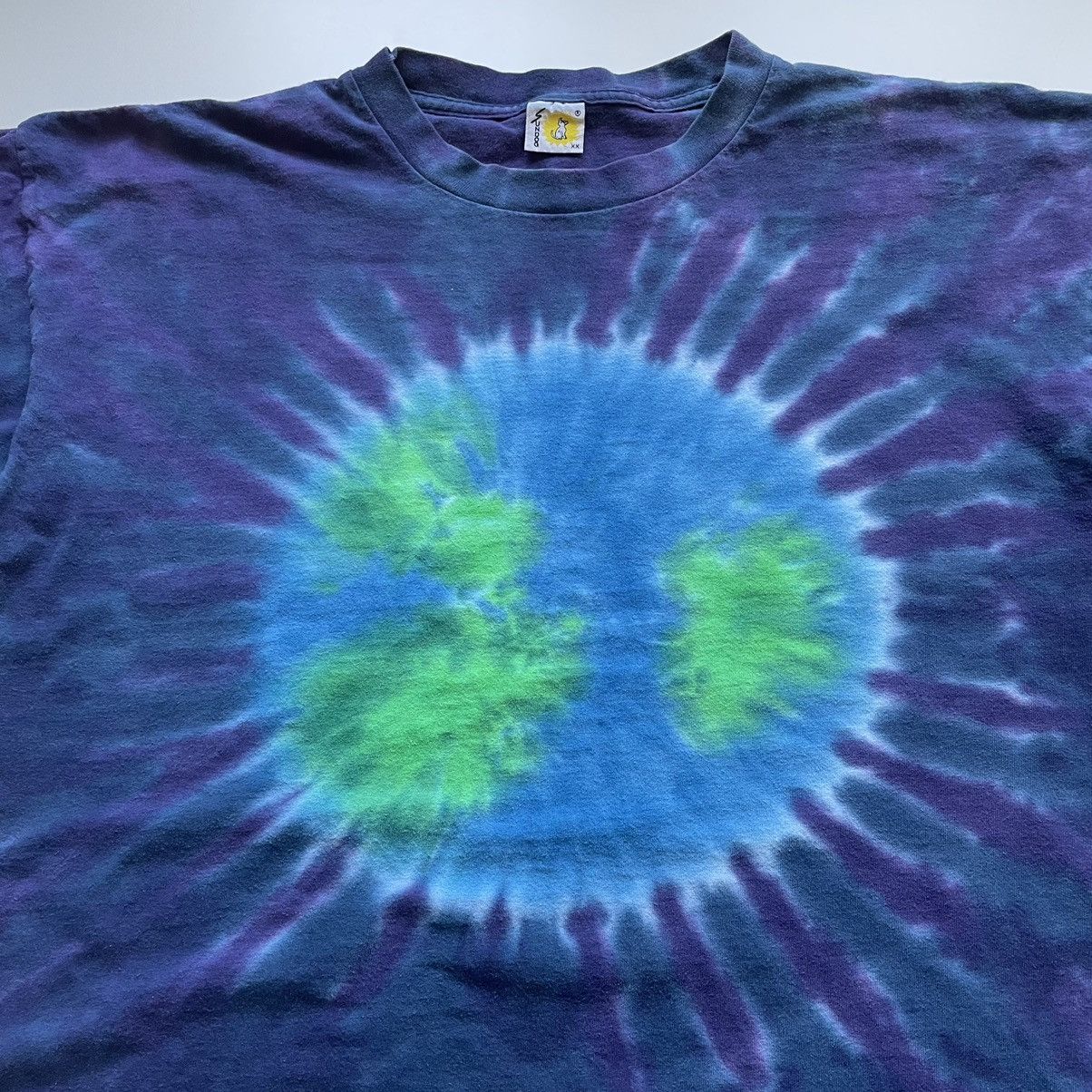 Vintage Vintage 1990s Earth Tie Dye Art Graphic T Shirt XXL Rare Size US XXL / EU 58 / 5 - 2 Thumbnail