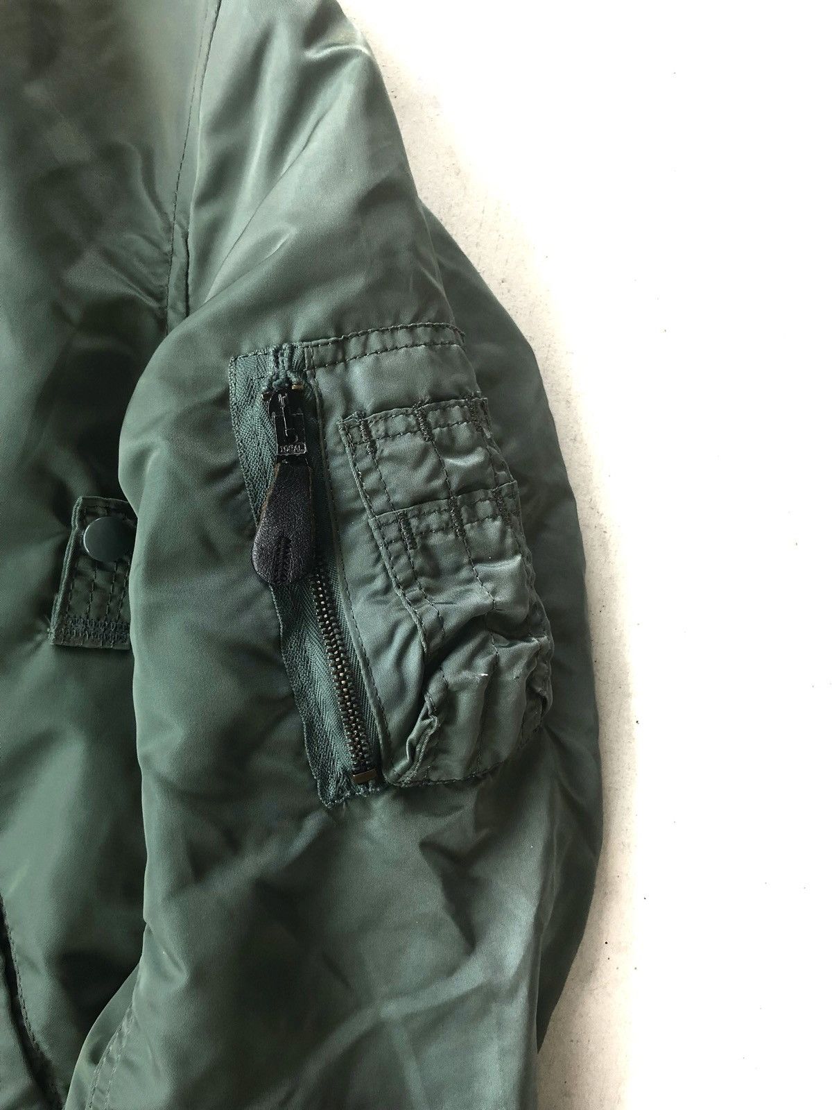 Alpha Industries Vtg USAF Alpha Ind. Distressed MA-1 Flight Jacket Size US L / EU 52-54 / 3 - 4 Thumbnail