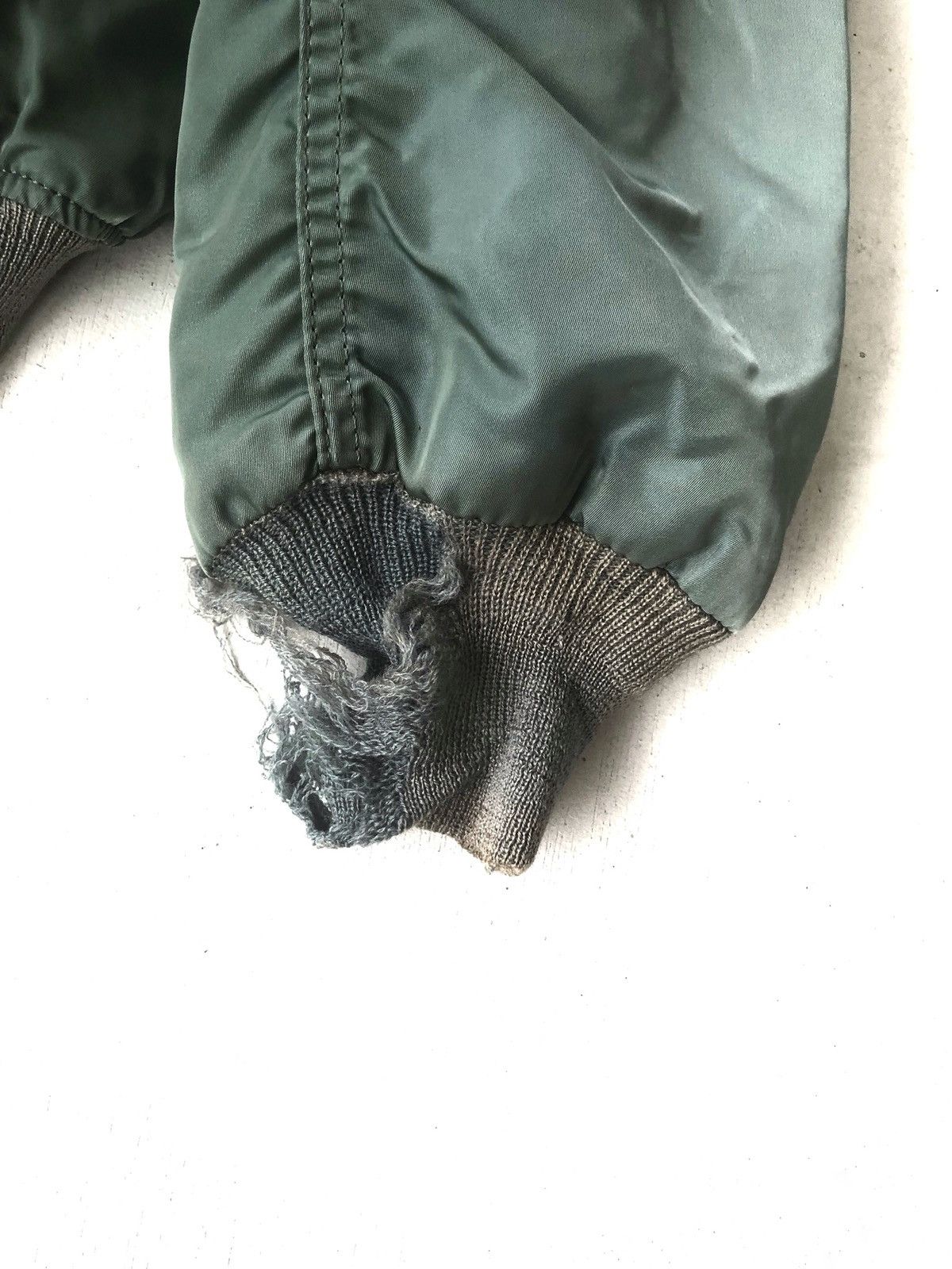 Alpha Industries Vtg USAF Alpha Ind. Distressed MA-1 Flight Jacket Size US L / EU 52-54 / 3 - 5 Thumbnail